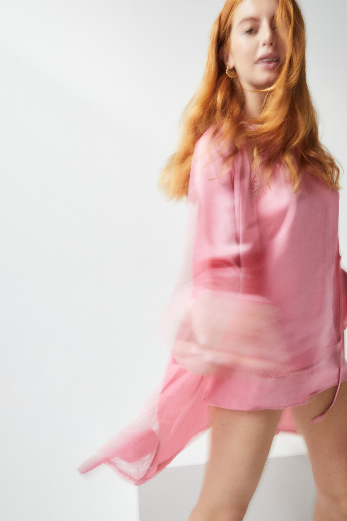 Robe de cetim rosa com renda - rosa