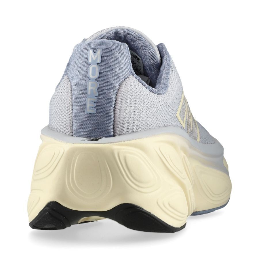 New Balance Chaussures de Running Fresh Foam X More V5 - Beige Femme