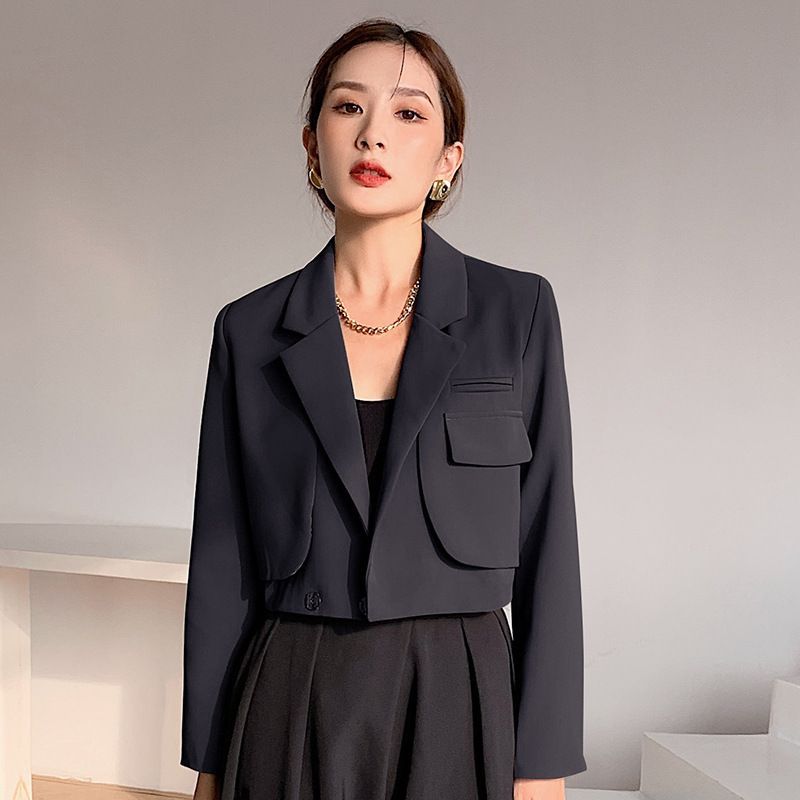 EFO - Cropped blazer met reverskraag en drukknopen