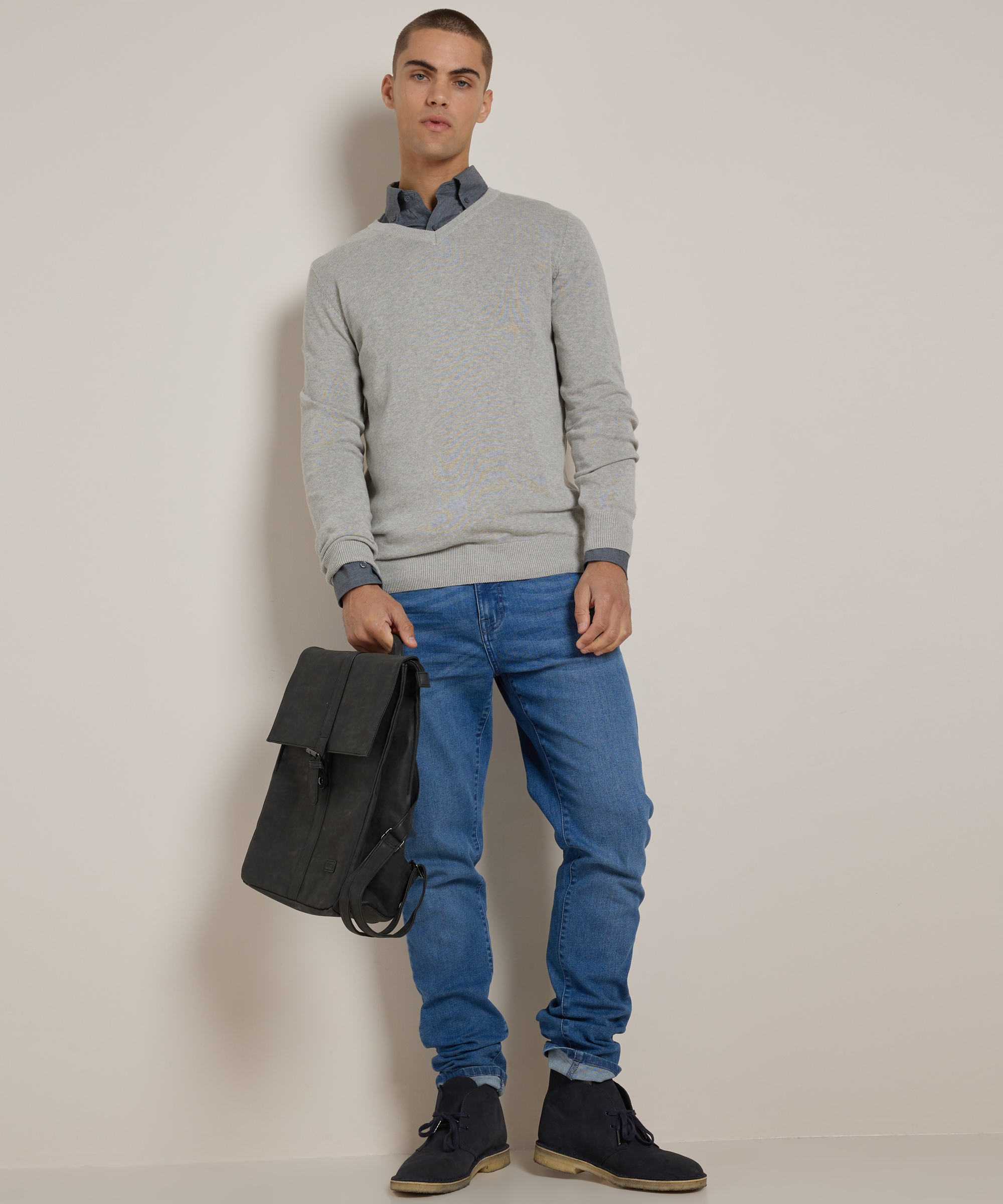 basic trui met v-hals