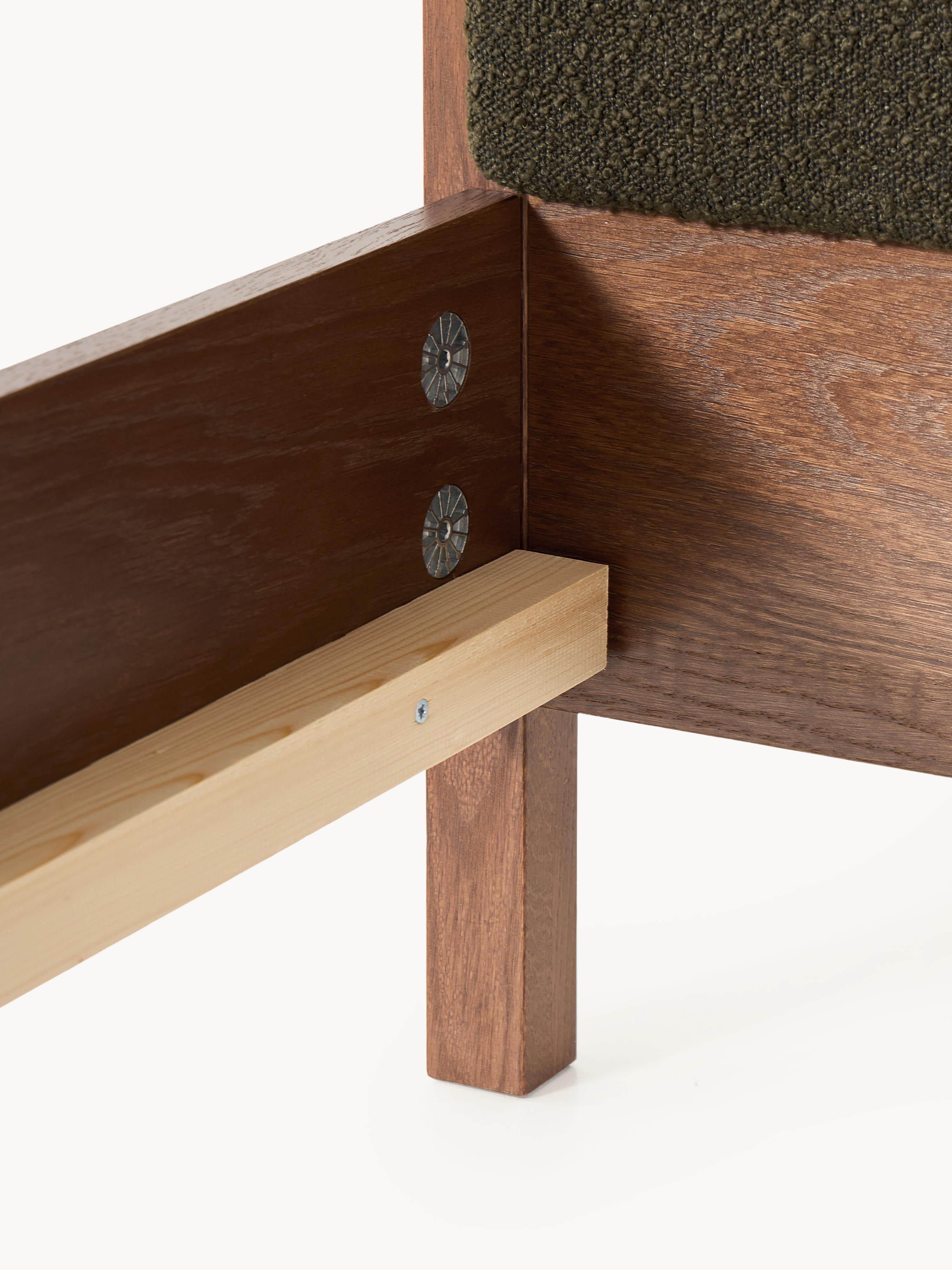 Houten bed Jones met hoofdeinde van bouclé