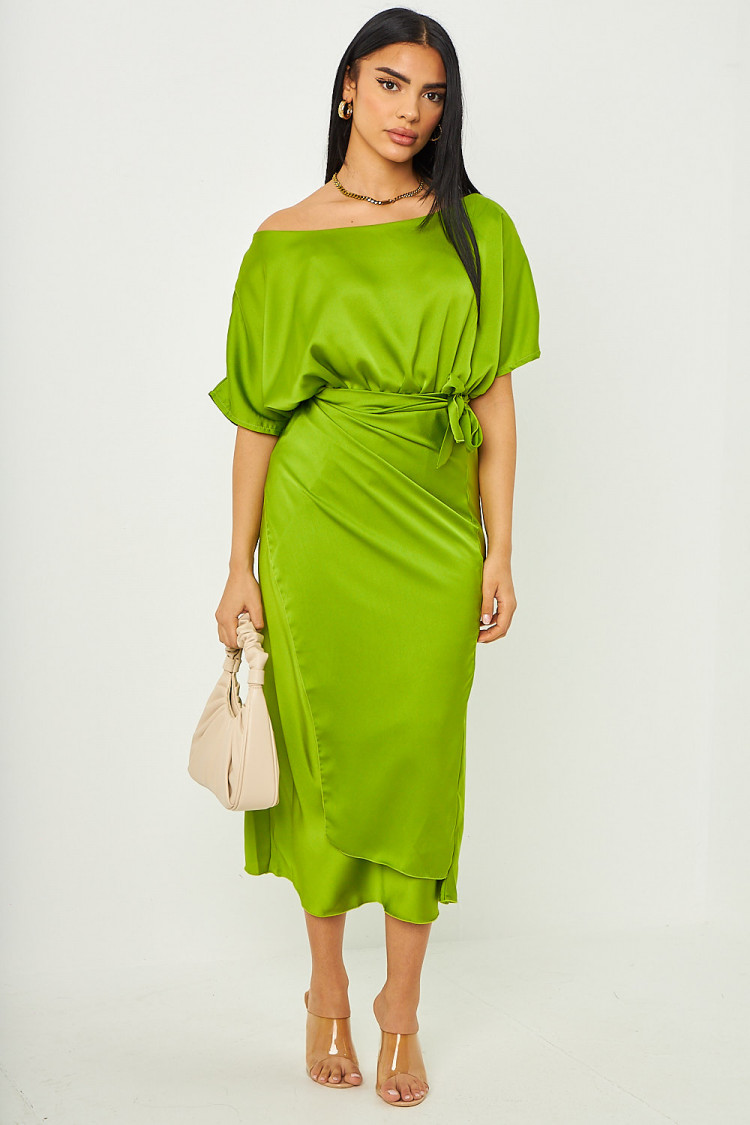 Robe satinée à nouer verte
