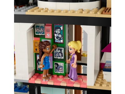 LEGO Andrea's futuristische villa (42639)