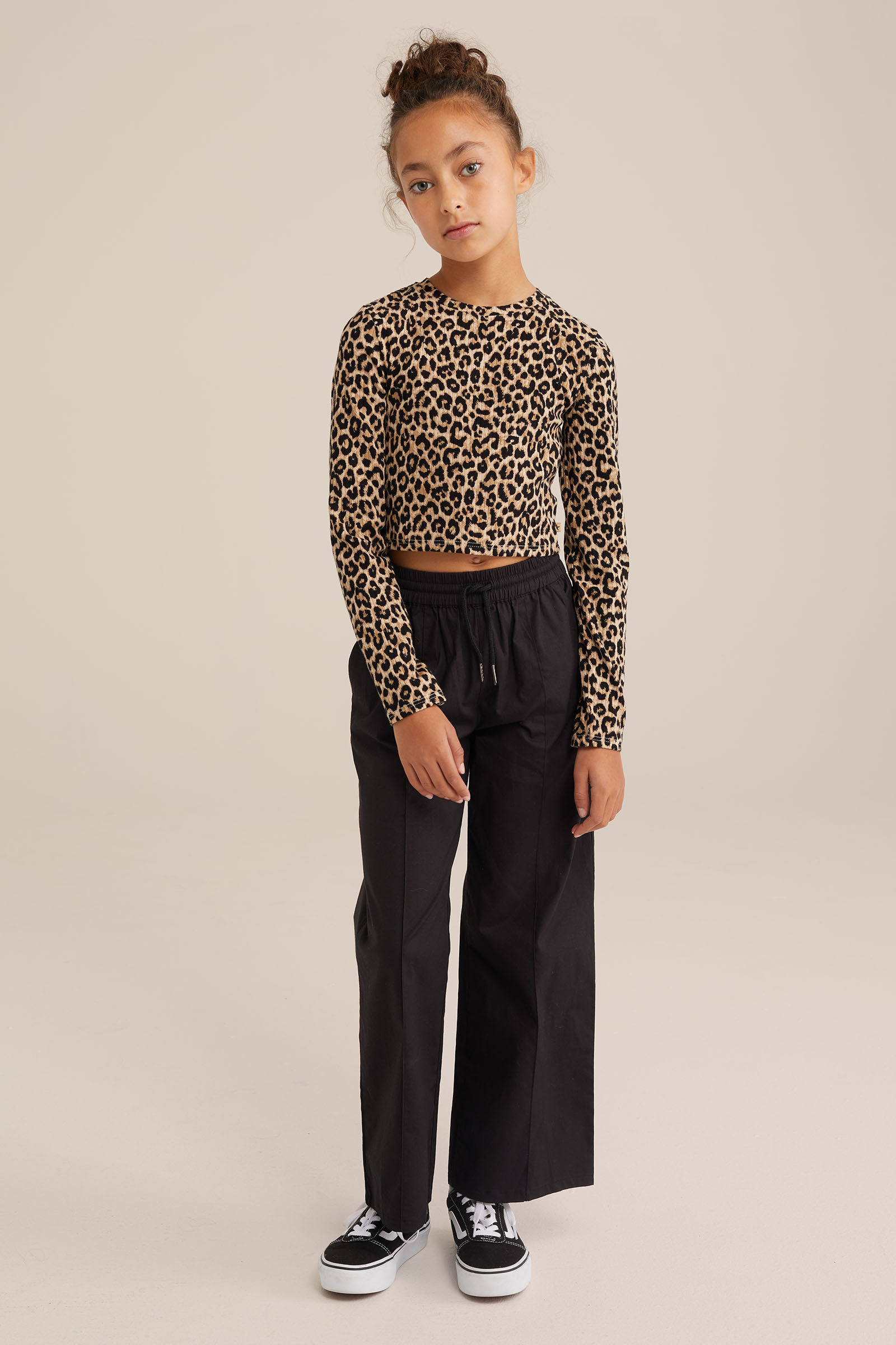 Meisjes cropped T-shirt van ribstof WE Fashion Beige