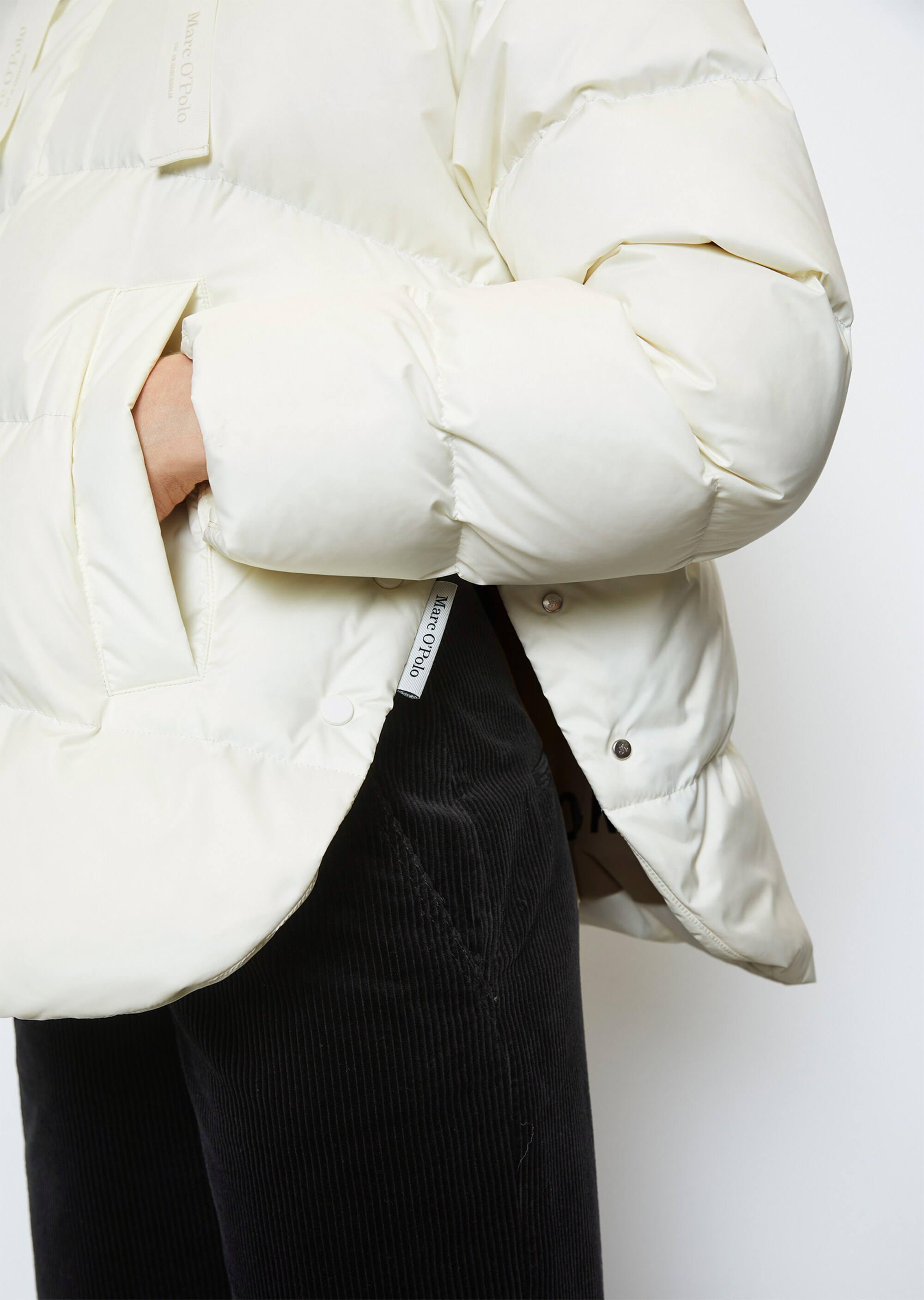 Puffer-Daunenjacke relaxed mit seitlichen Knopfleisten