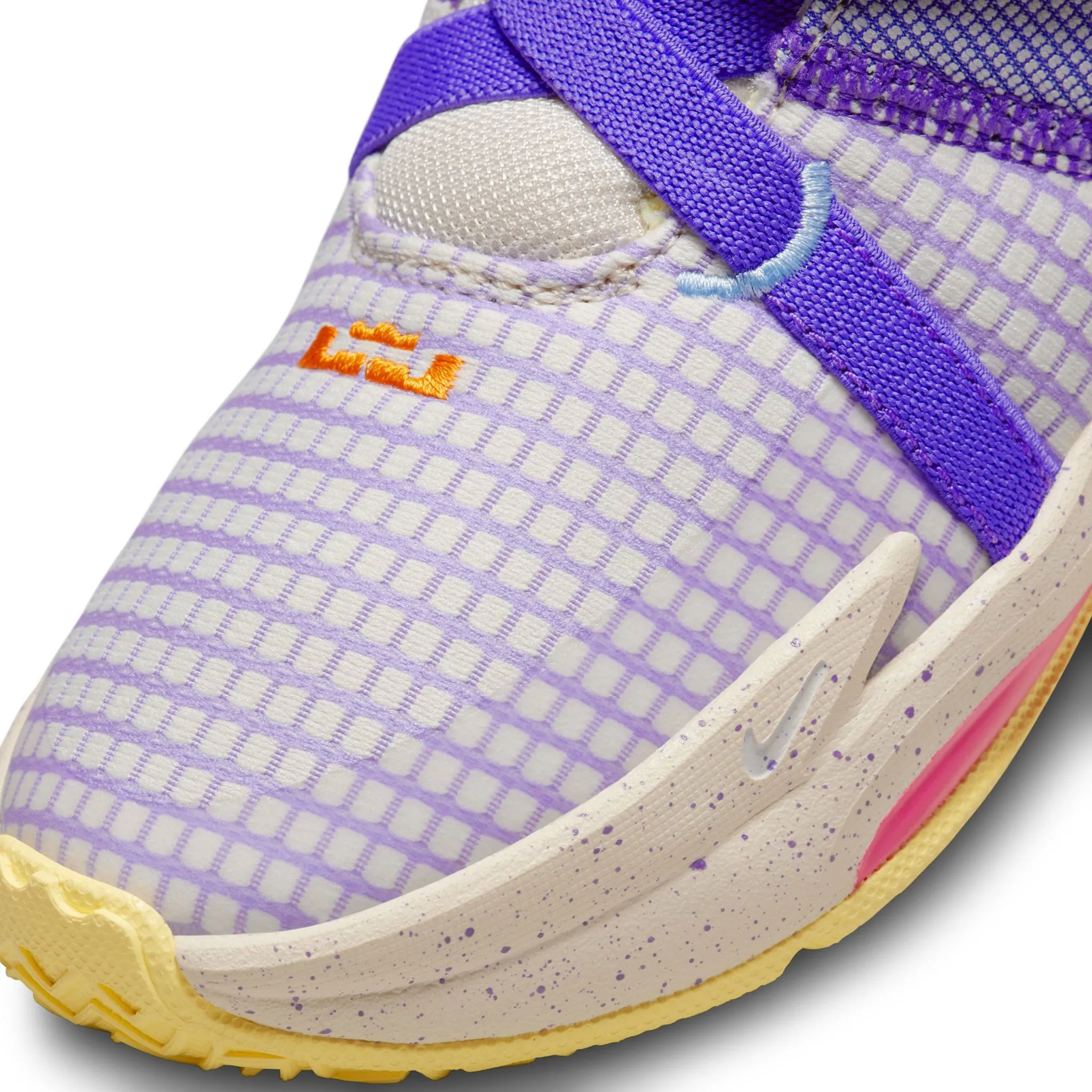 Nike Soulier Lebron Witness 7 Pointures 11-2