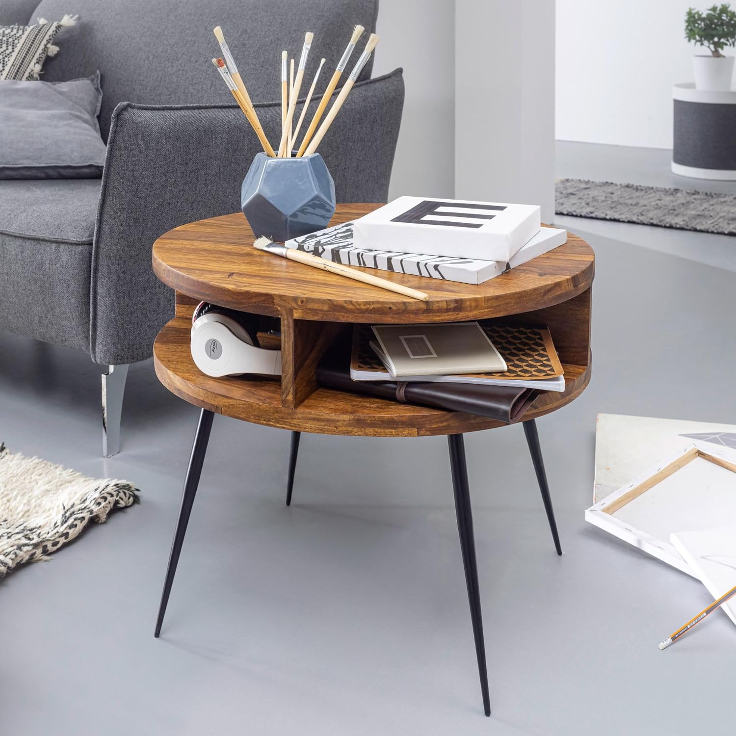 FineBuy Couchtisch Sheesham Massivholz rund Ø 60 cm – Wohnzimmertisch mit offener Ablage & schwarzen Metallbeinen, Design Tisch handgefertigt im modernen Retro Stil Braun