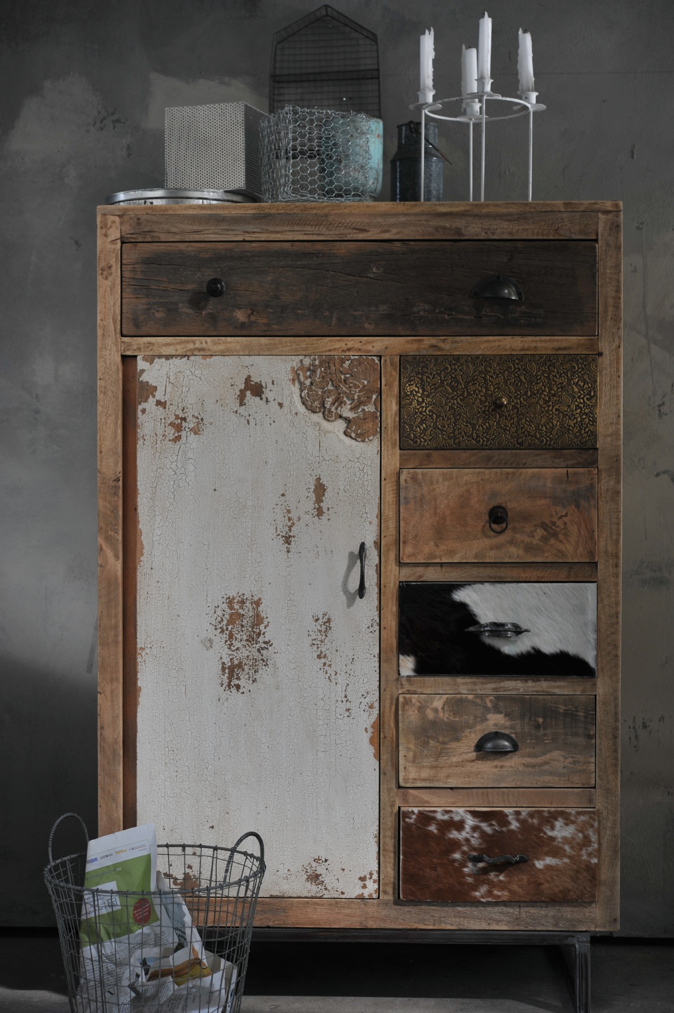 Kommode 'Beaucoup', braun, schwarz, weiß, T 45 cm, B 90 cm, H 140 cm von fischer's lagerhaus