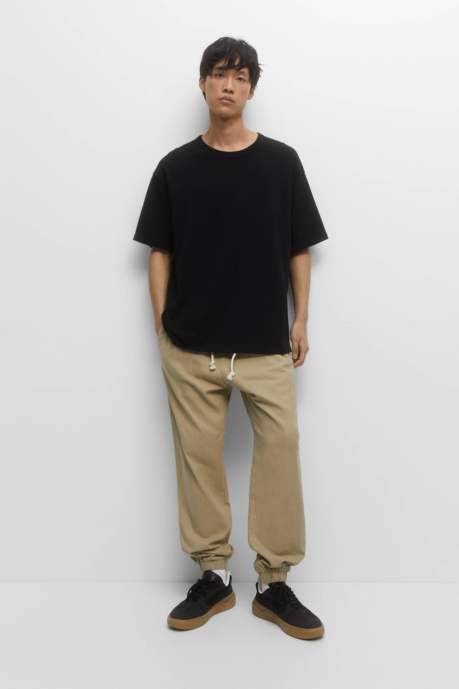 Calça jogger rústica de linho - bege