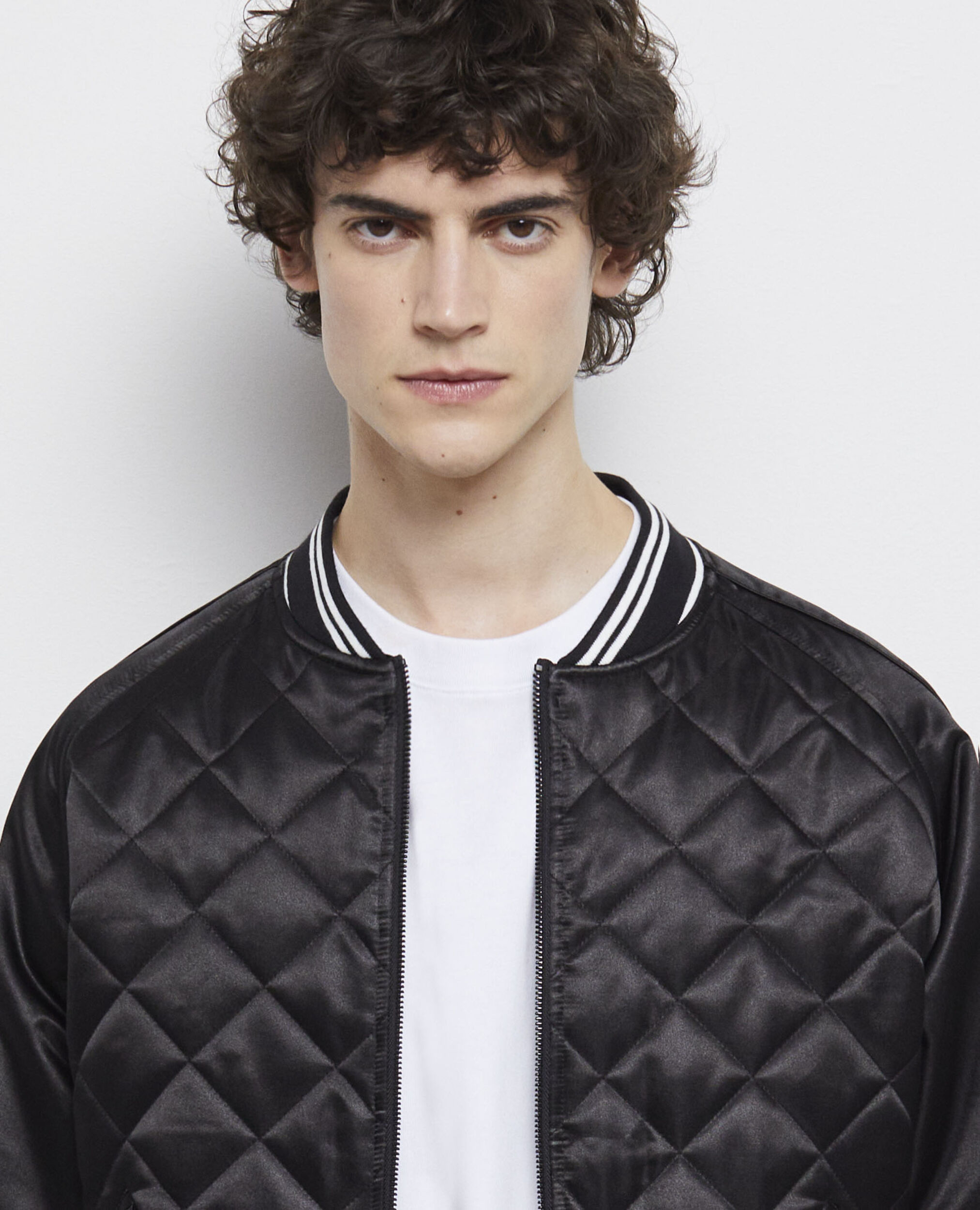 Blouson brodé noir