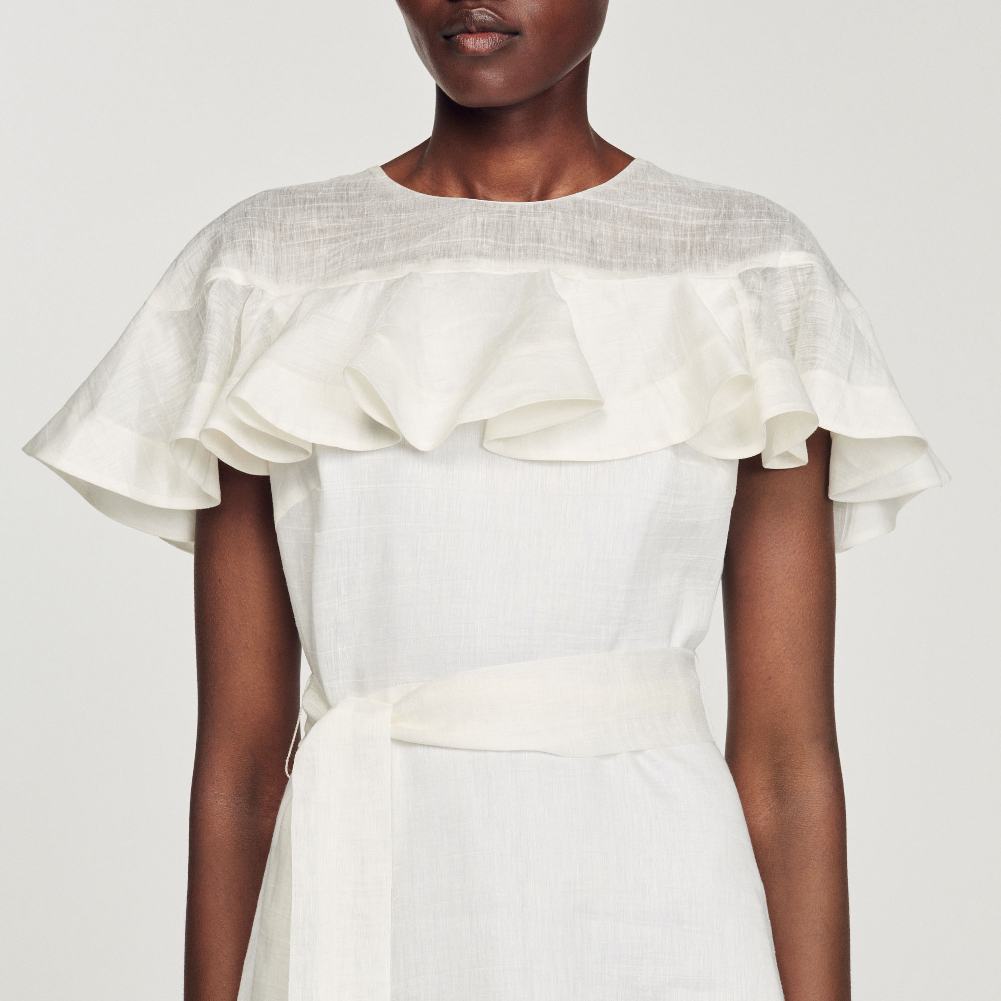 Robe courte á volant