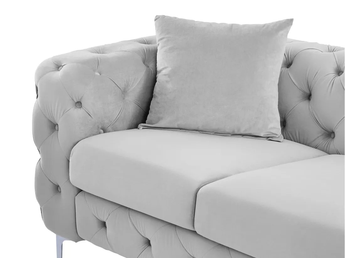 Canapé 3 places chesterfield en velours gris clair EDWINA