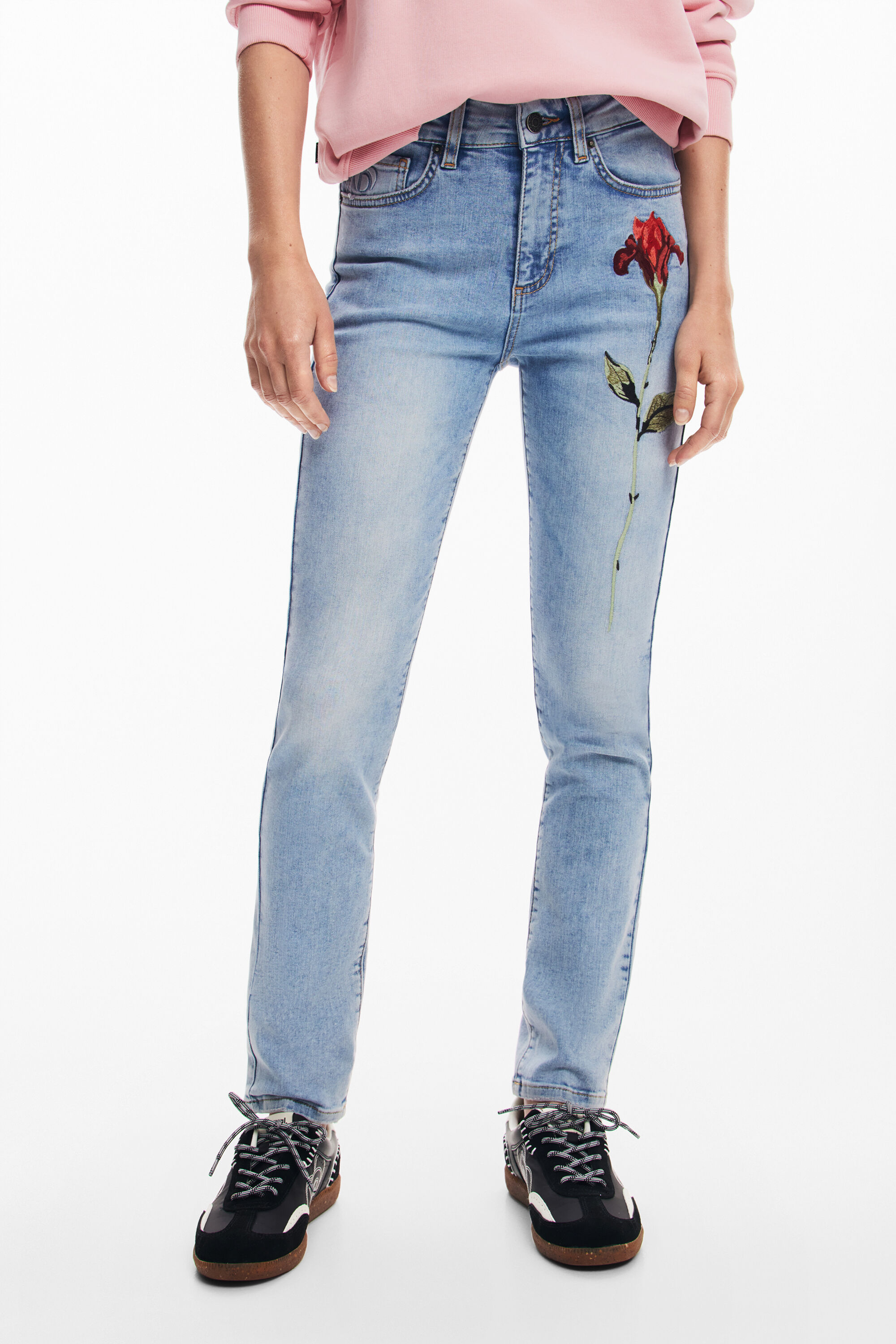 calça jeans rosa