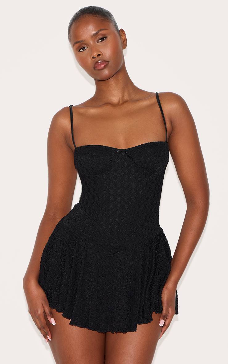 Noir Combi-short Jupe-culotte À Bretelles En Dentelle Texturée Vaporeuse