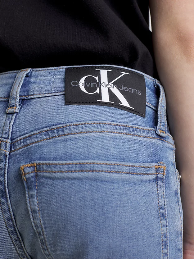 Calça jeans skinny de cintura média