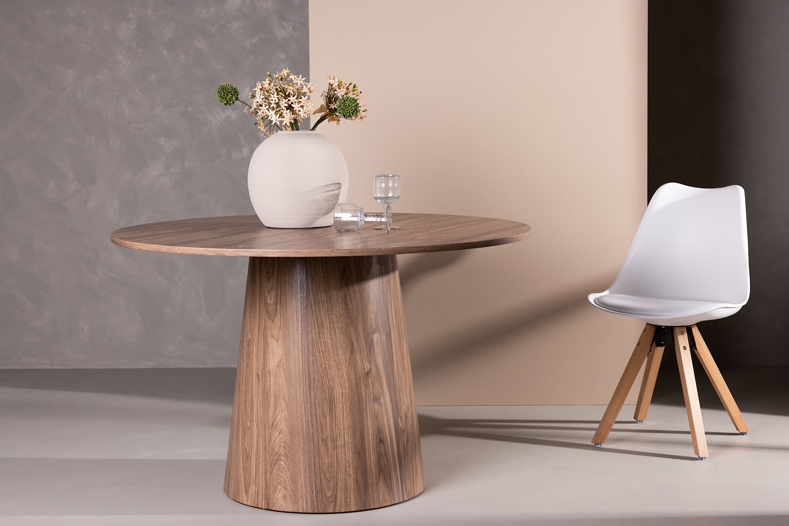 Lanzo rundt spisebord Ø120cm. Natur eikefiner.