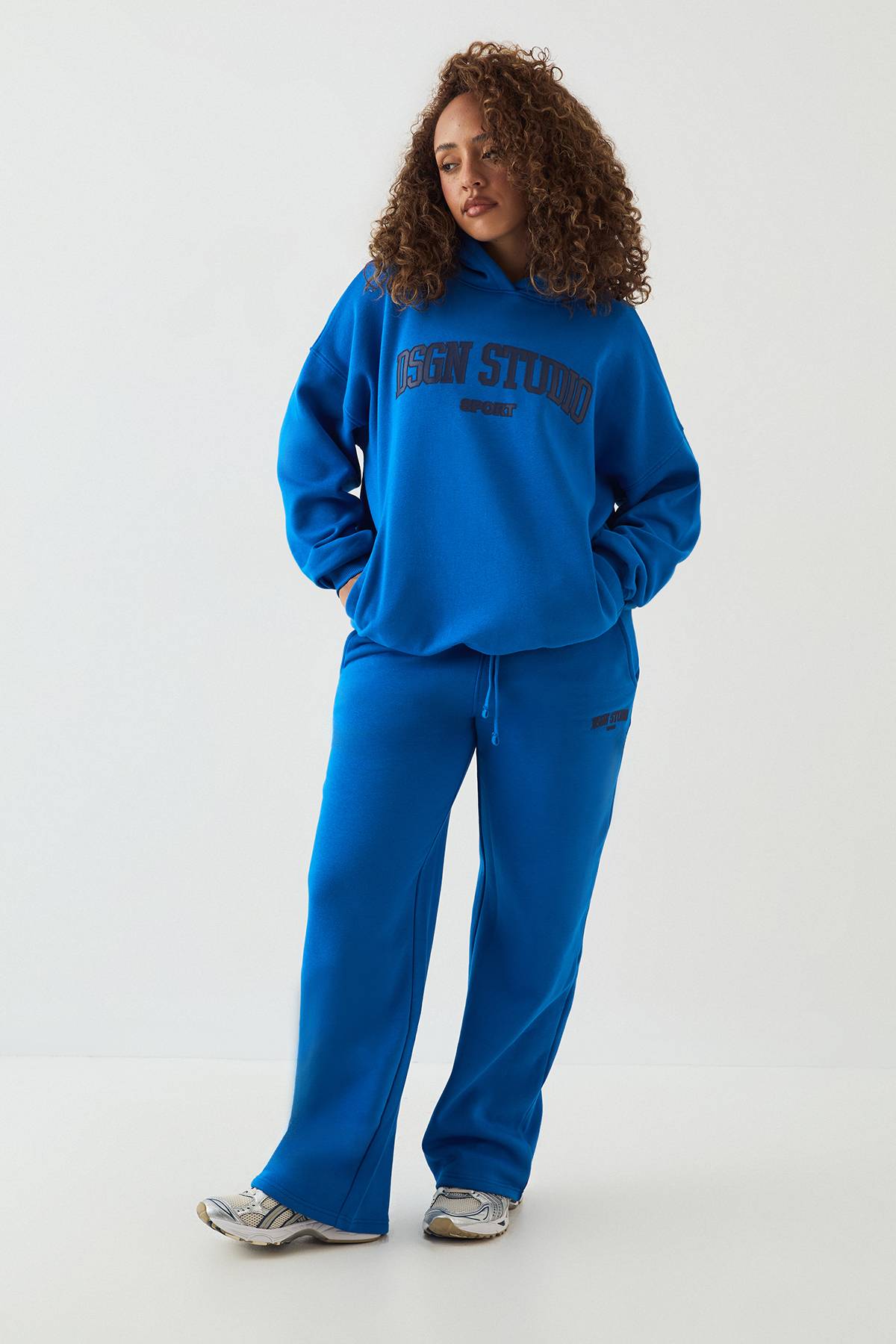 Ensemble De Jogging À Casynthétiqueche Surdimensionné Dsgn Studio
