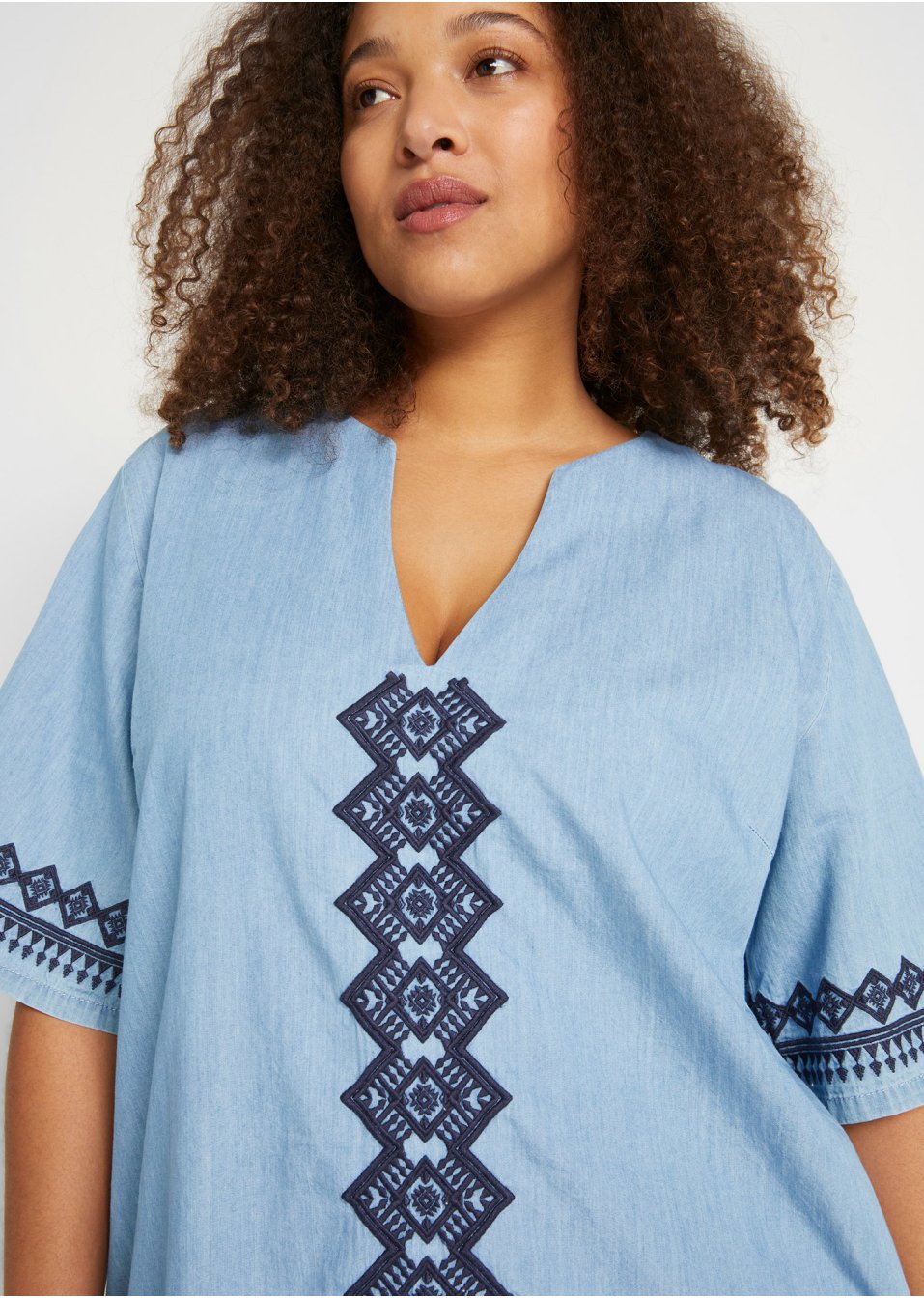 Robe-tunique en jean avec imprimé broderie
