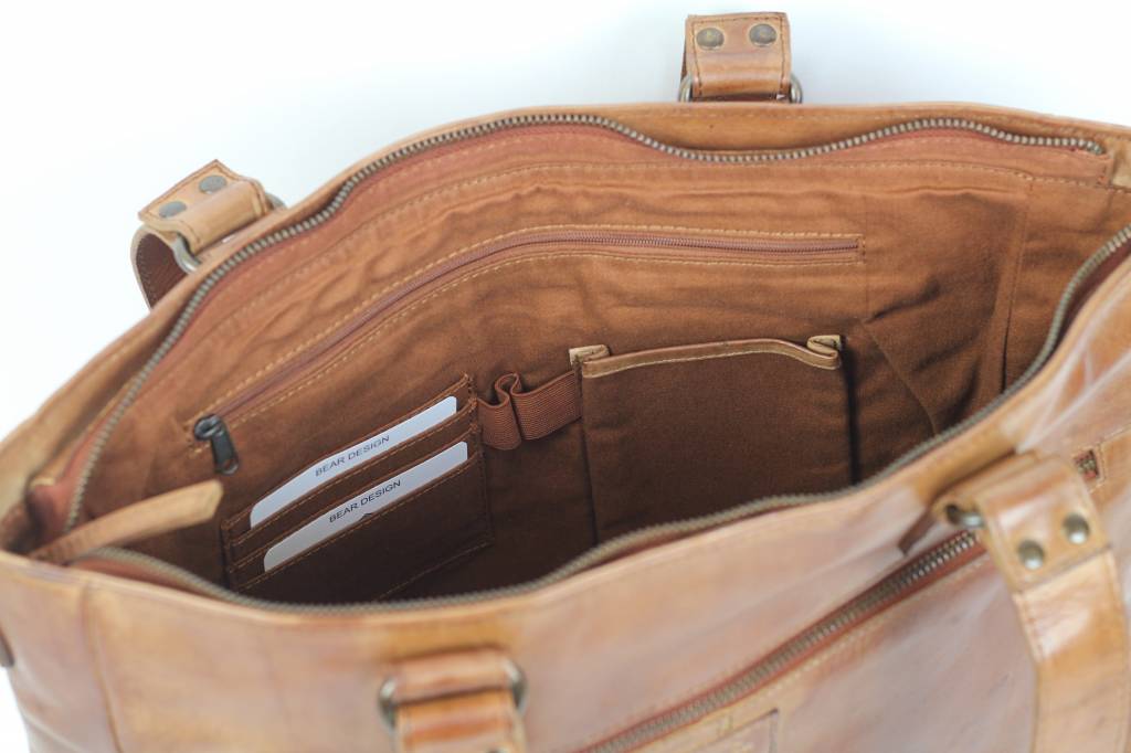 Bear Design Cow Lavato Hand/ Schoudertas 15 inch Mea Cognac CL35221