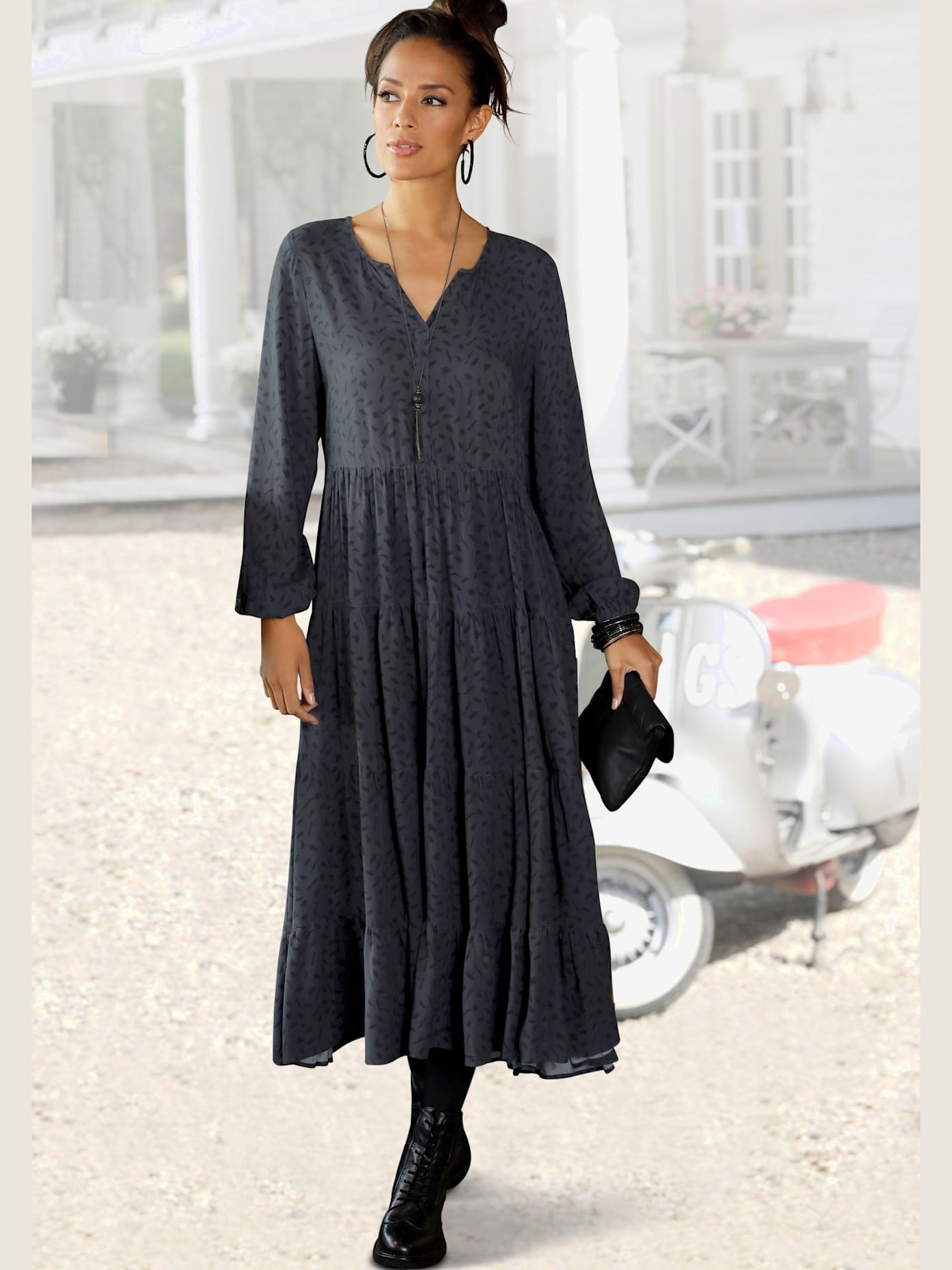 Robe longue avec encolure en v