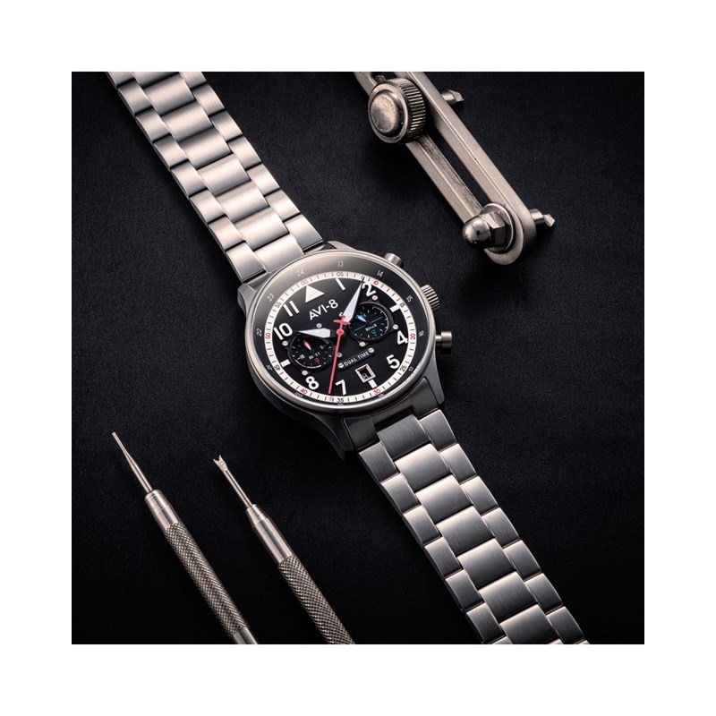 Montre homme quartz japonais AVI-8 - Bracelet acier - Date