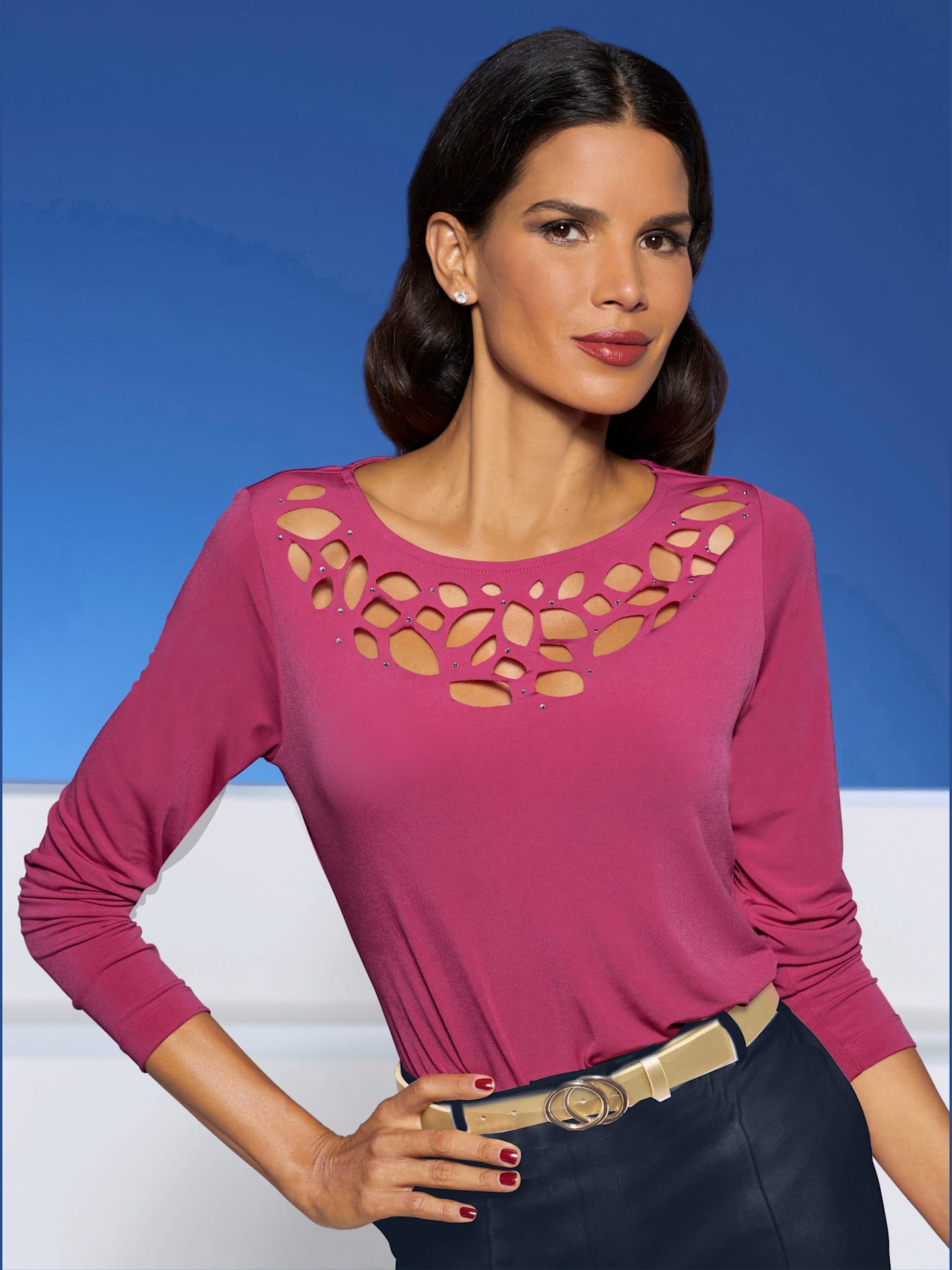 T-shirt motif à découpes raffiné avec petites pierres brillantes fantaisie à l'encolure
