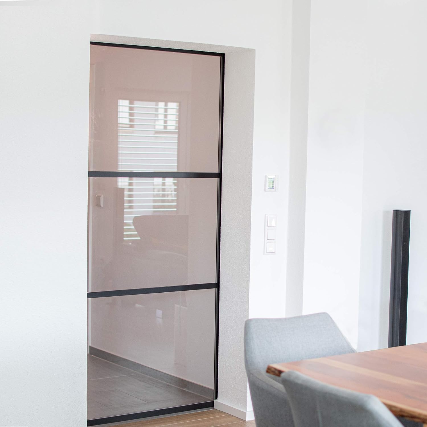 Glasschiebetür klar Wunschmaß umlaufendes Aluminium Profil in schwarz auf Maß (beidseitiger Softclose)