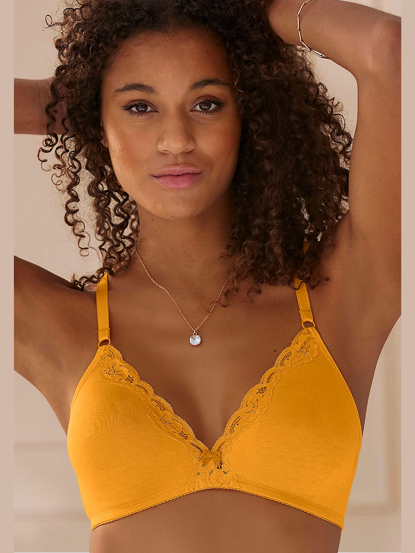 Soutien-gorge bralette sans armatures, bonnets préformés sans couture