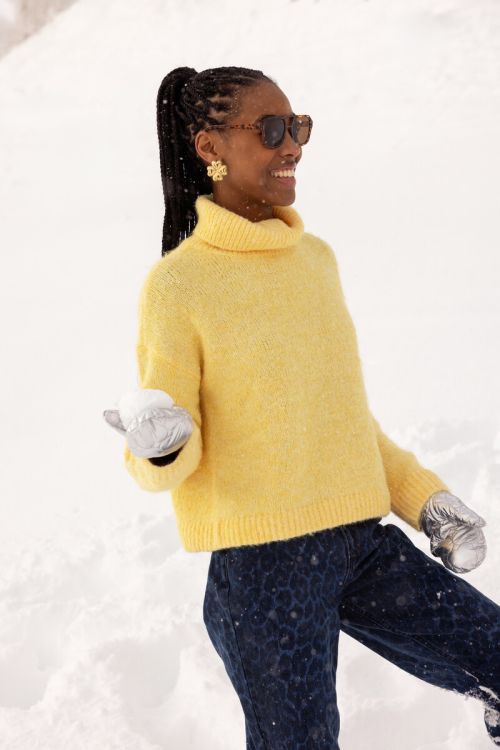 Gele wijde trui met turtleneck