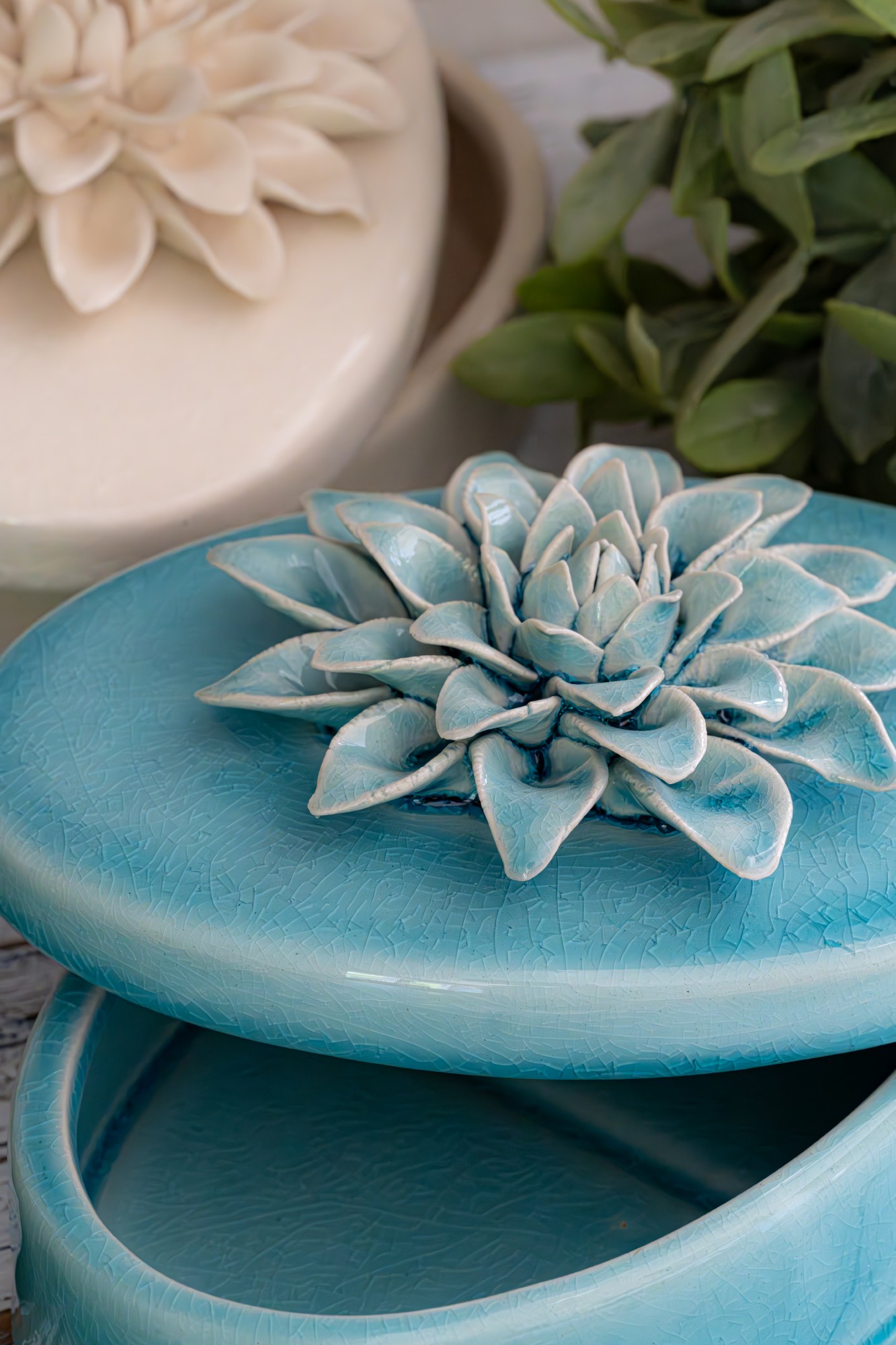 Deckelbehälter 'Amelie' aus Keramik, hellblau, B 17 cm, H 8,5 cm, T 12 cm von fischer's lagerhaus