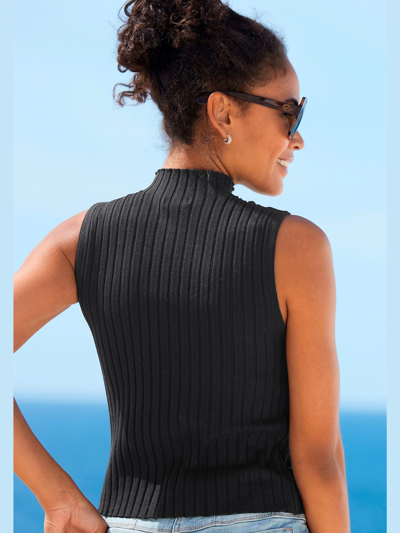 Débardeur en tricot encolure haute