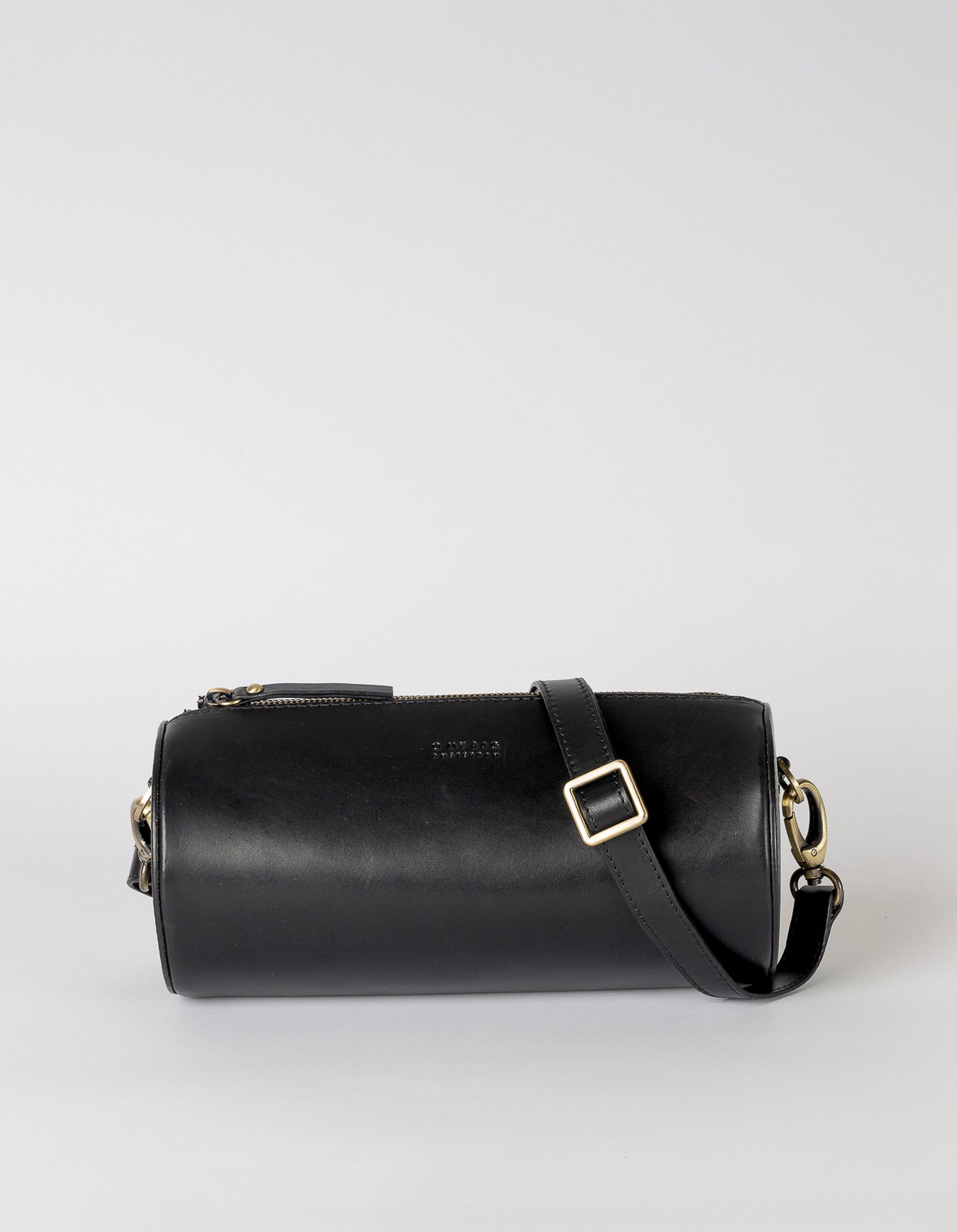 Izzy - Black Classic Leather