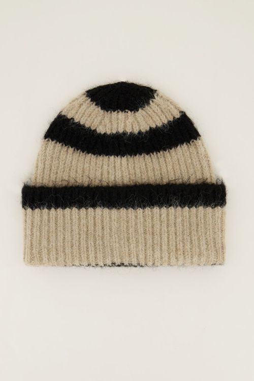 Muts met beige en zwarte strepen