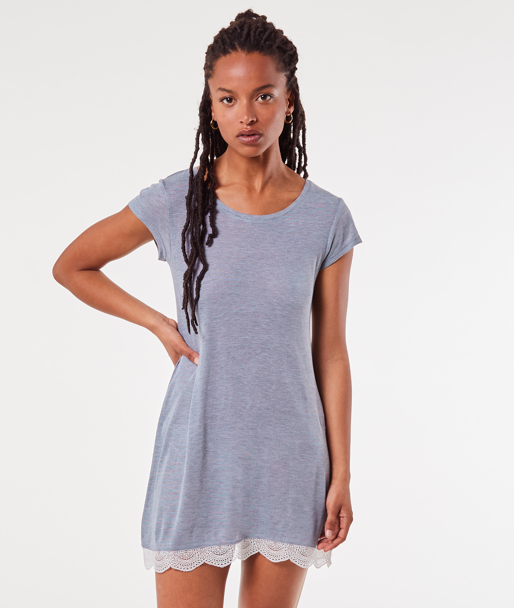 Chemise de nuit bas dentelle