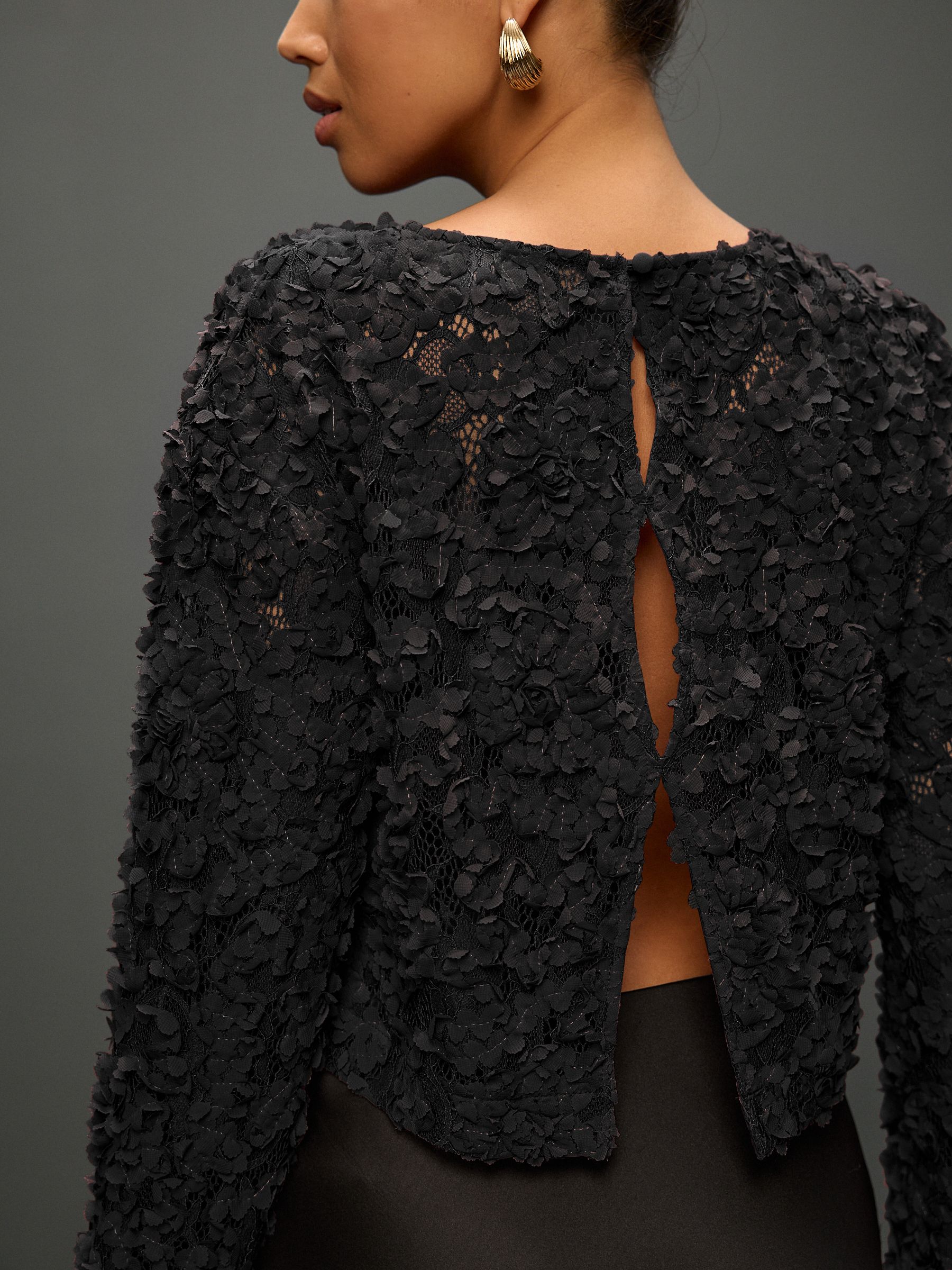 Zwart - 3D Floral Long Sleeve Crew Neck Top