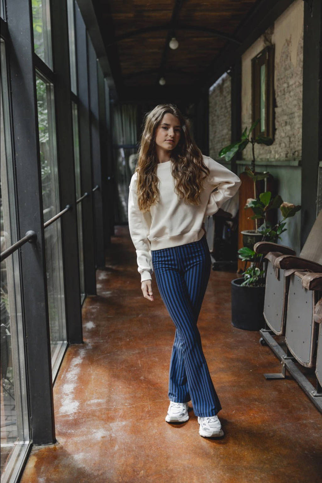 LOOXS gestreepte flared broek koningsblauw