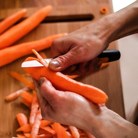Fiskars Functional Form urtekniv (8 cm)
