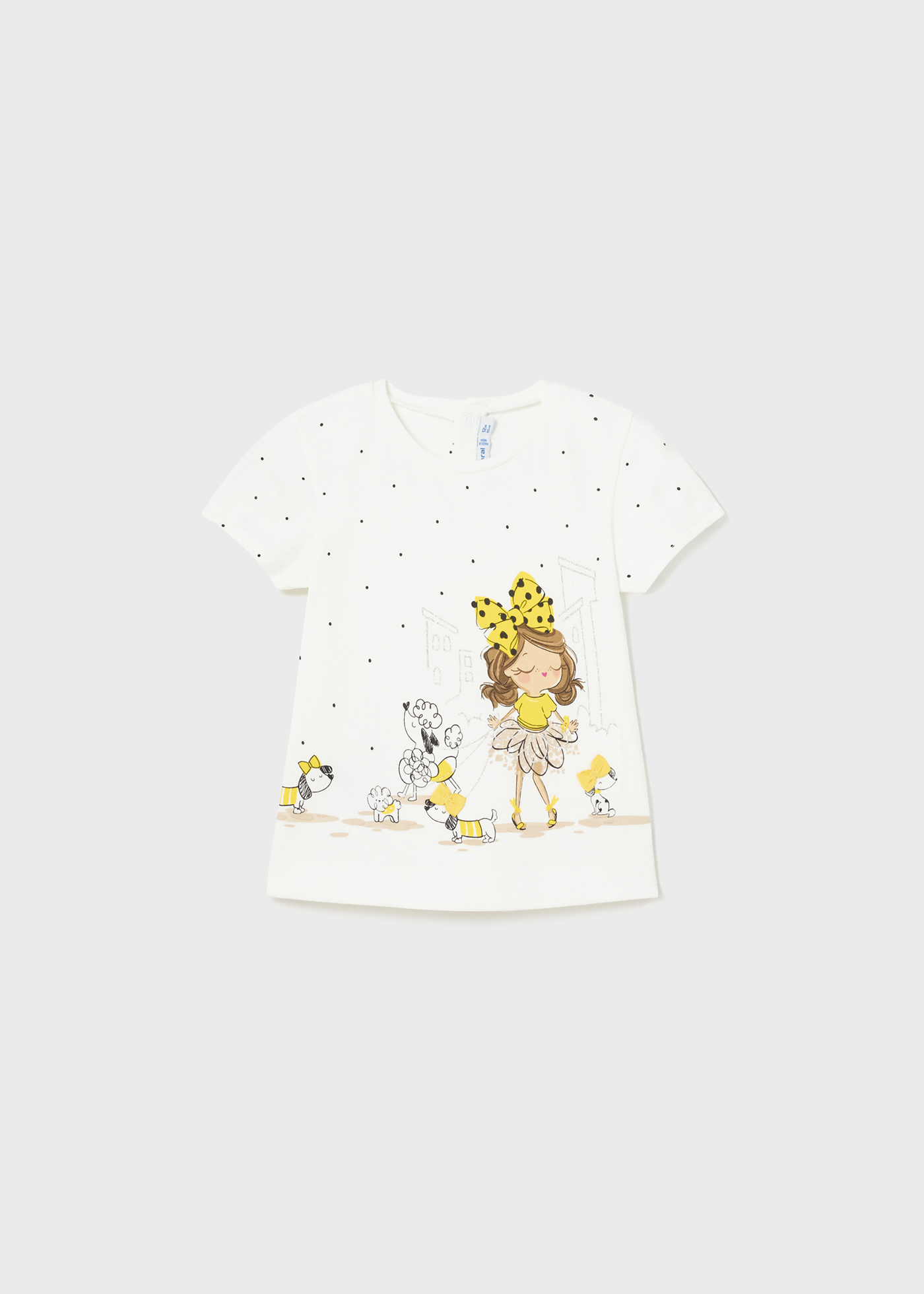 Camiseta infantil com estampa feita em algodão sustentável.