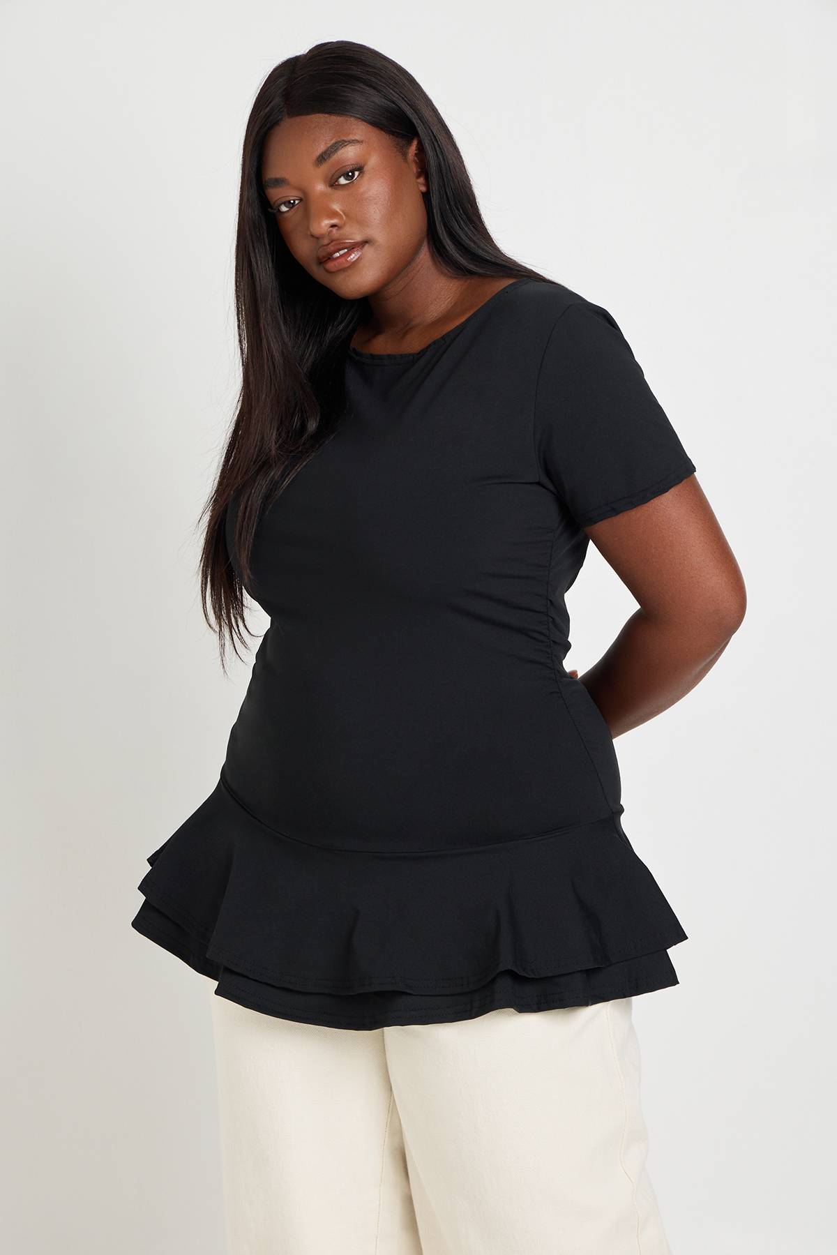 boohoo Haut Péplum Grande Taille À Manches Courtes