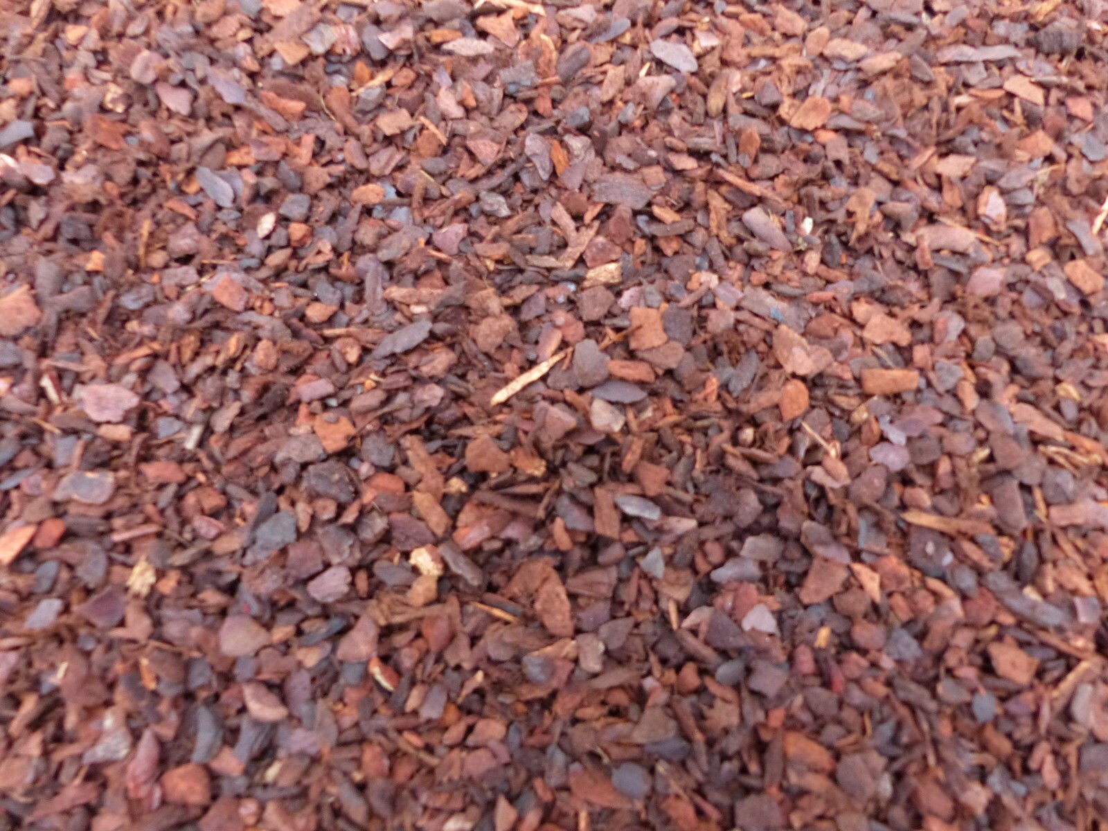 70 Liter Premium Pinienrinde Bodengrund 2-8-mm