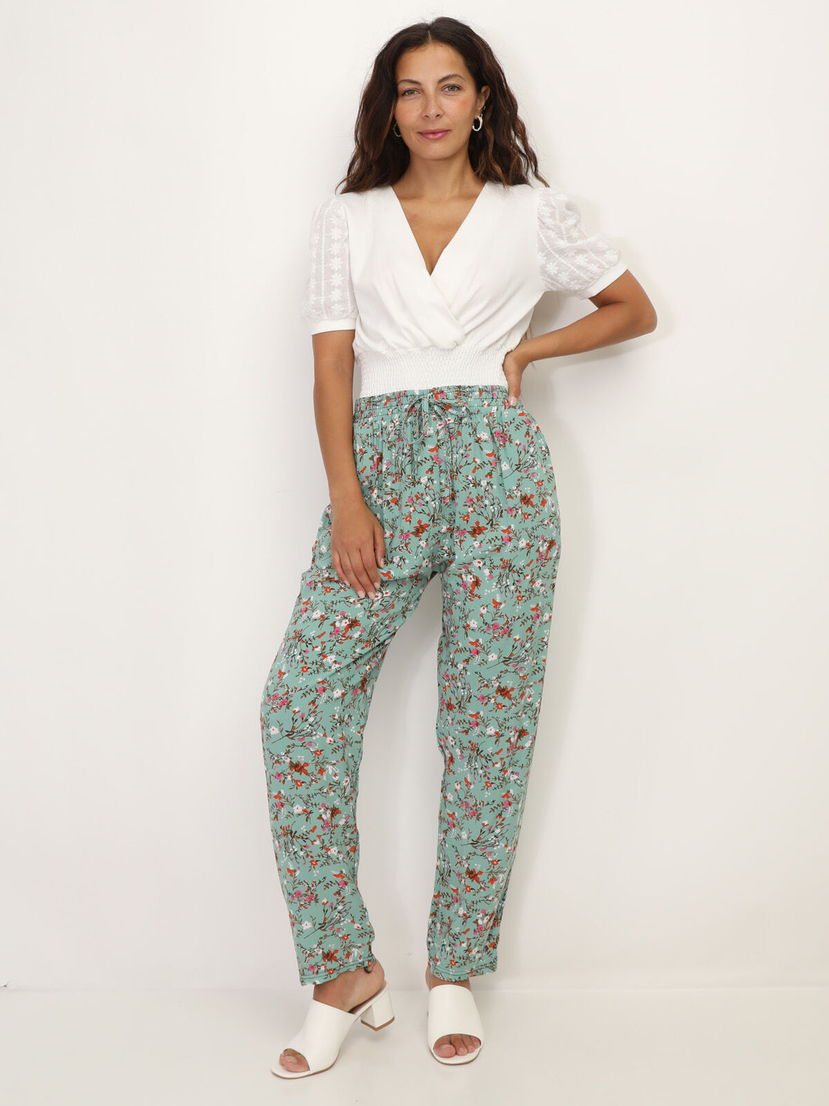 Pantalon léger à motif fleurs- Vert clair