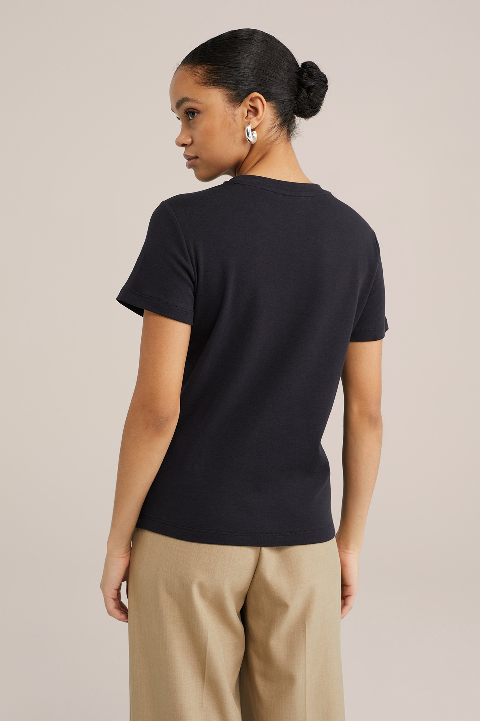 T-shirt WE Fashion Zwart