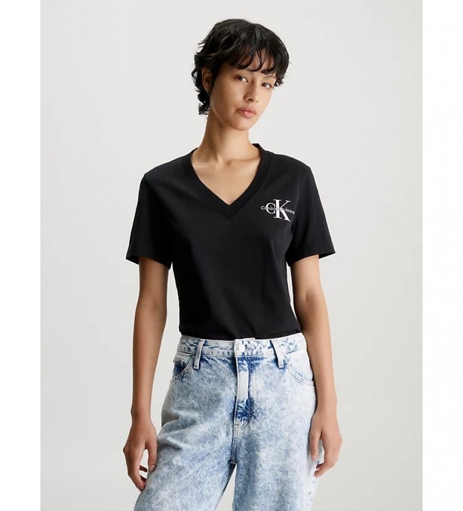 Camiseta Calvin Klein Jeans com decote em V e monograma na cor preta.