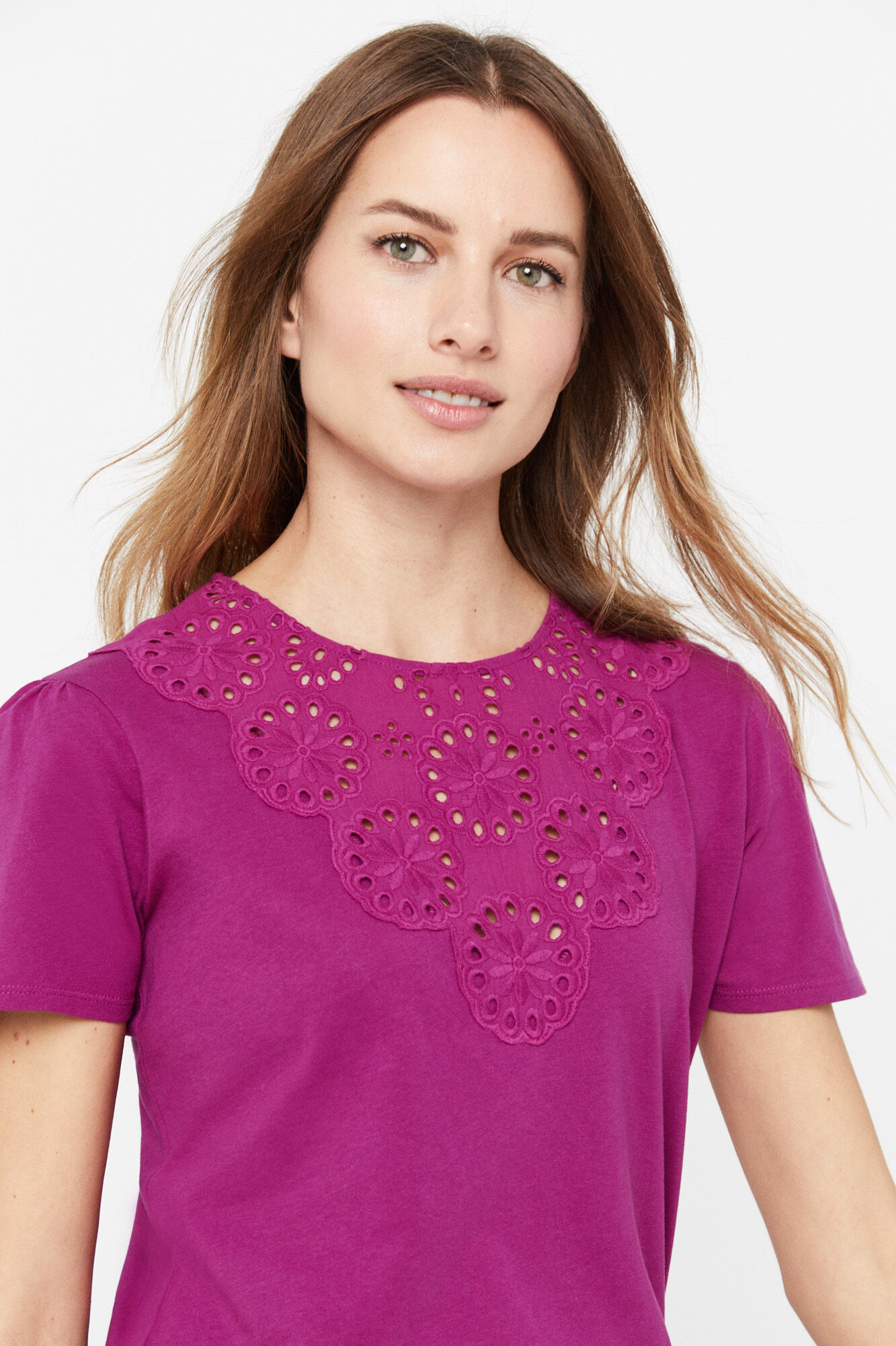 Camiseta com patch bordado - Fúcsia