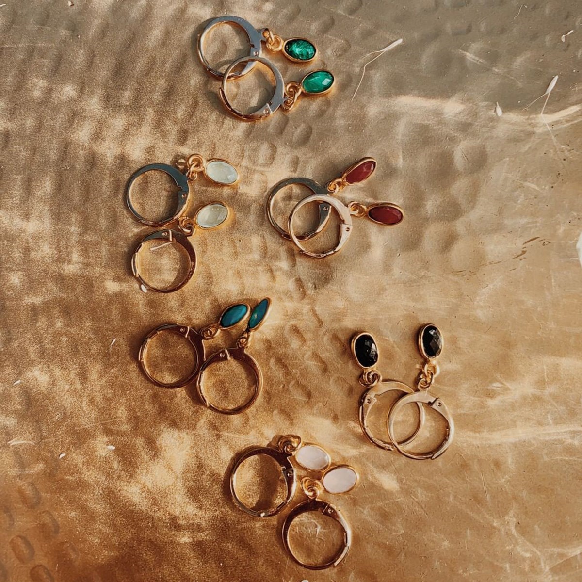 Boucles pierre calcédoine rose dorées à l'or fin 24k GAÏA