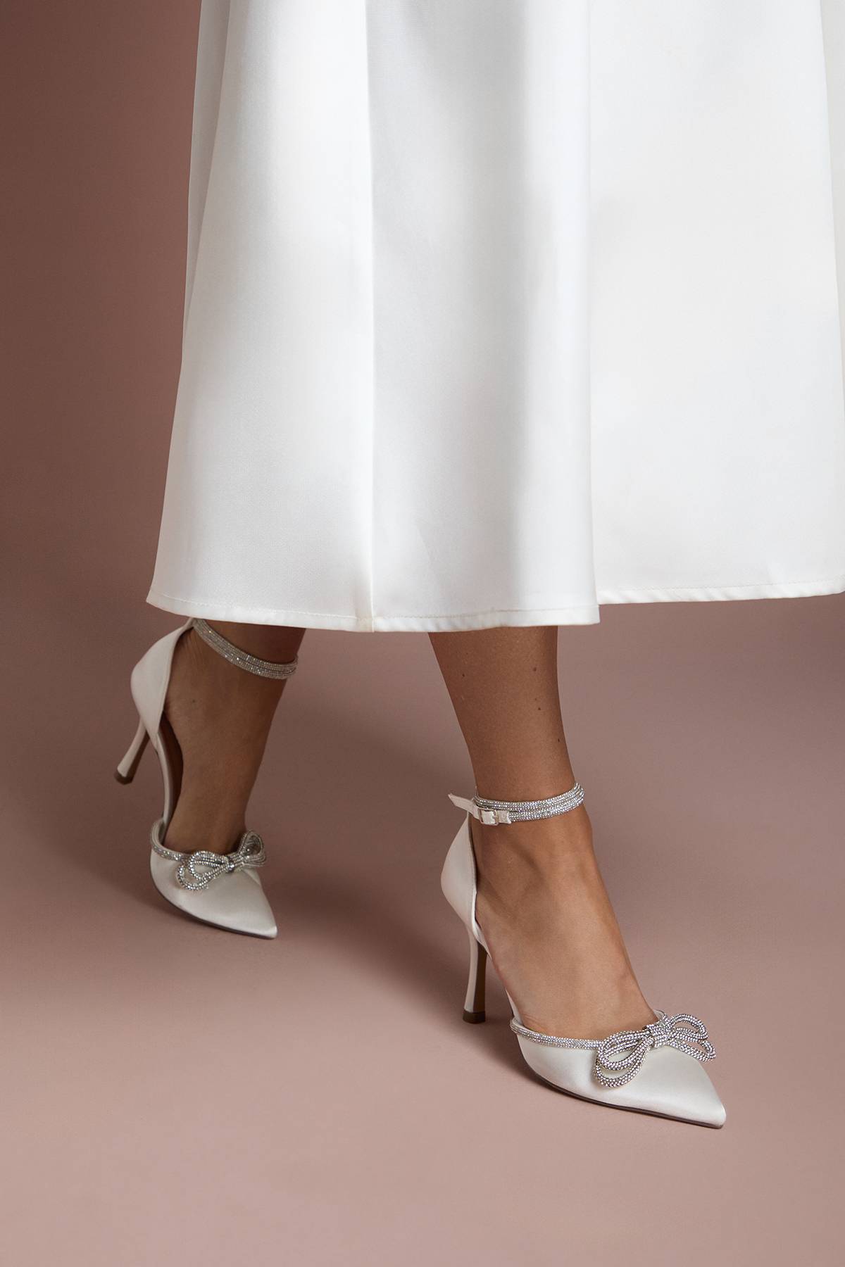 Coast Escarpins de Mariée Krissy en Satin avec Nœud Diamanté et Talon Aiguille Haut