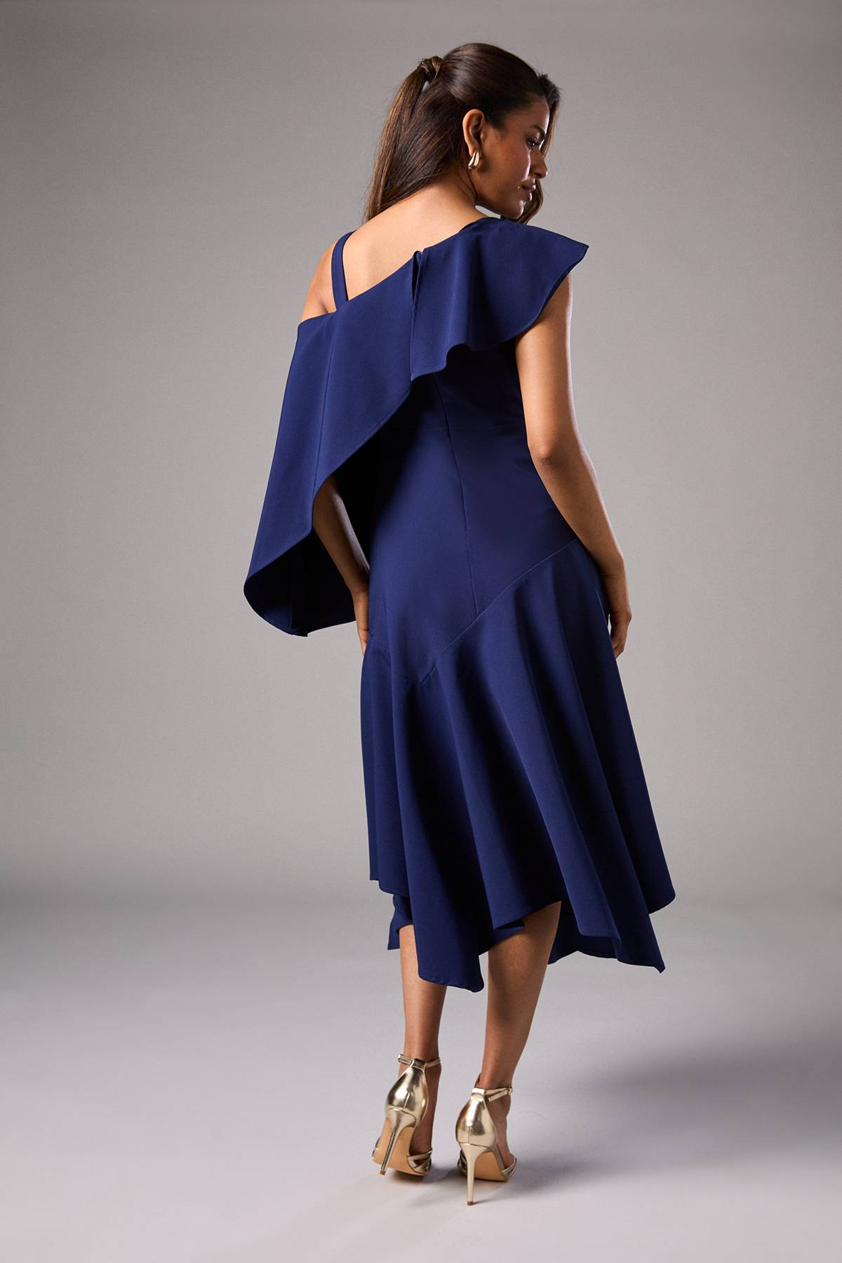 Coast Robe Mi-Longue Petite Asymétrique à Volant en Crêpe pour Invitée de Mariage