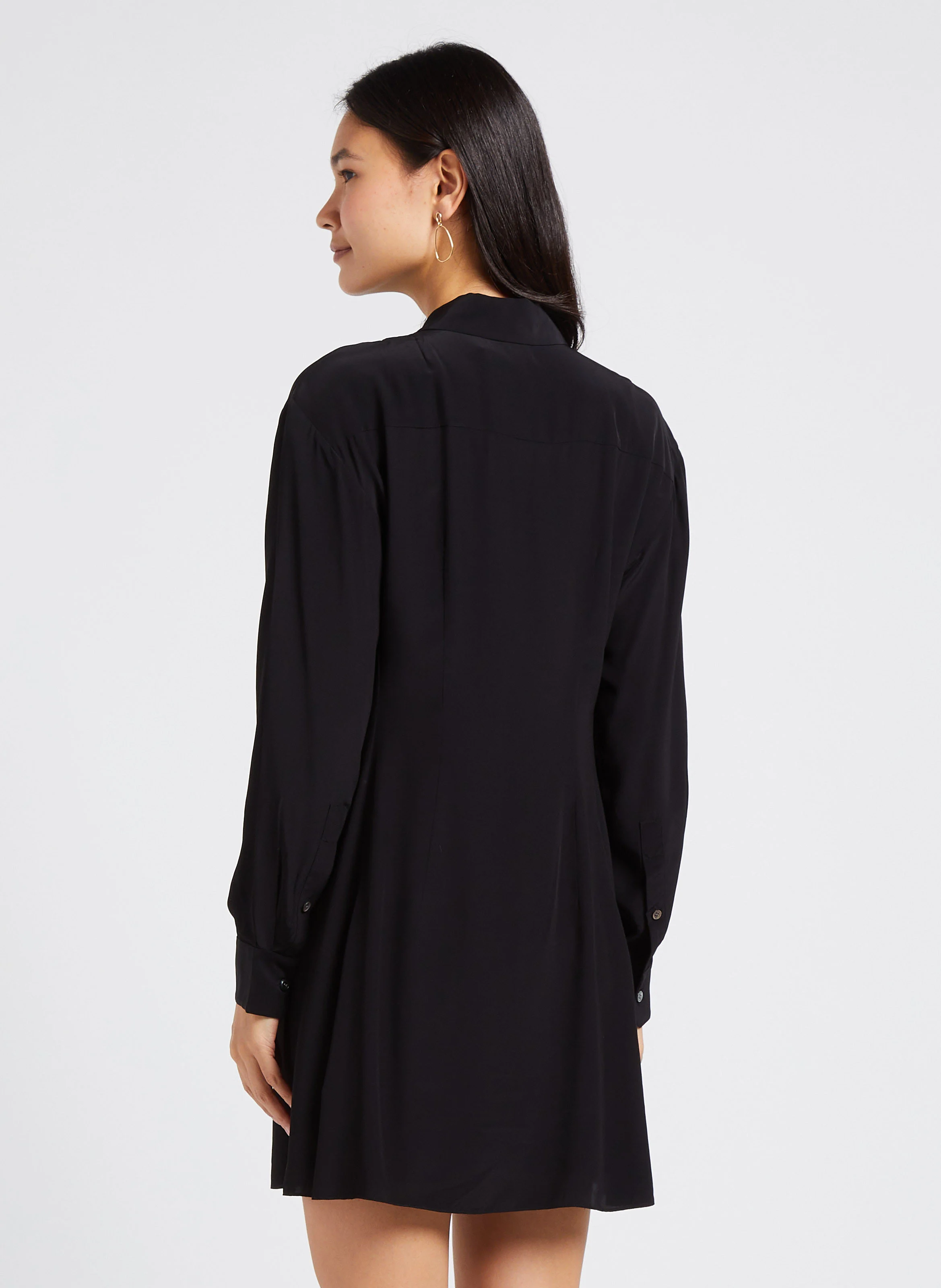 Robe col classique cintrée | Noir