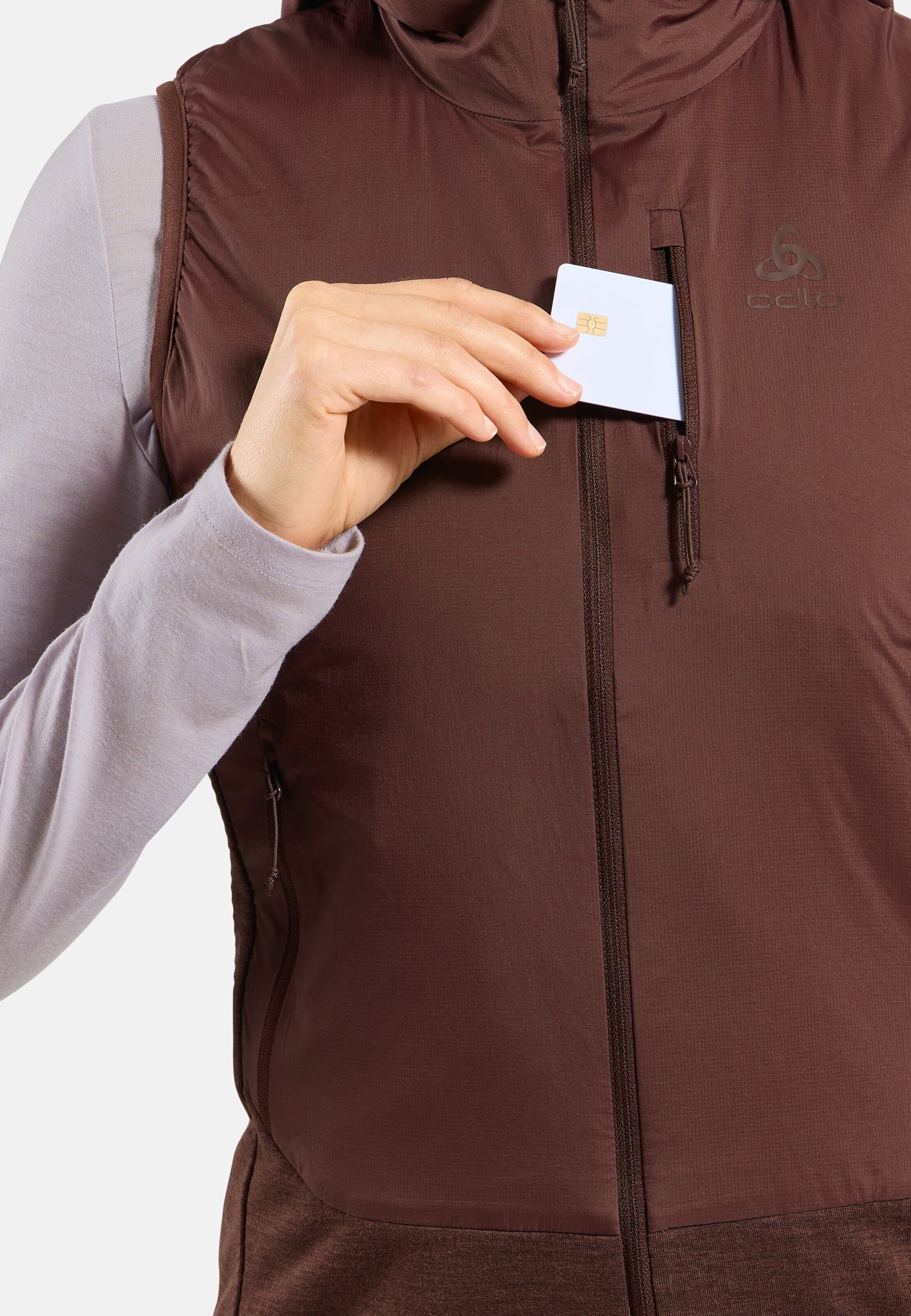 Isolierte Ascent Hybridweste mit Wolle in fudge