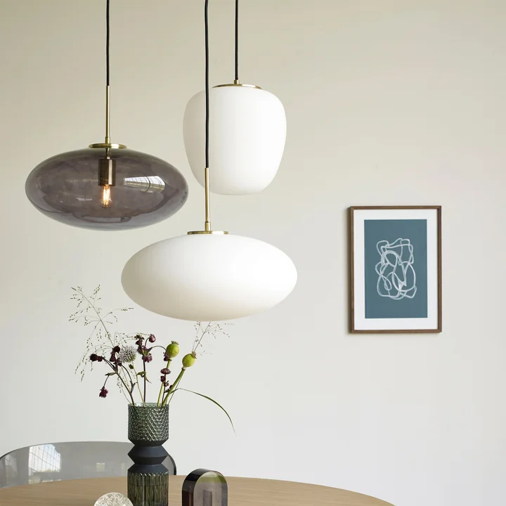 Hübsch Interior - Glas Pendelleuchte Ø 25 cm, Höhe 36 cm, weiss / Messing
